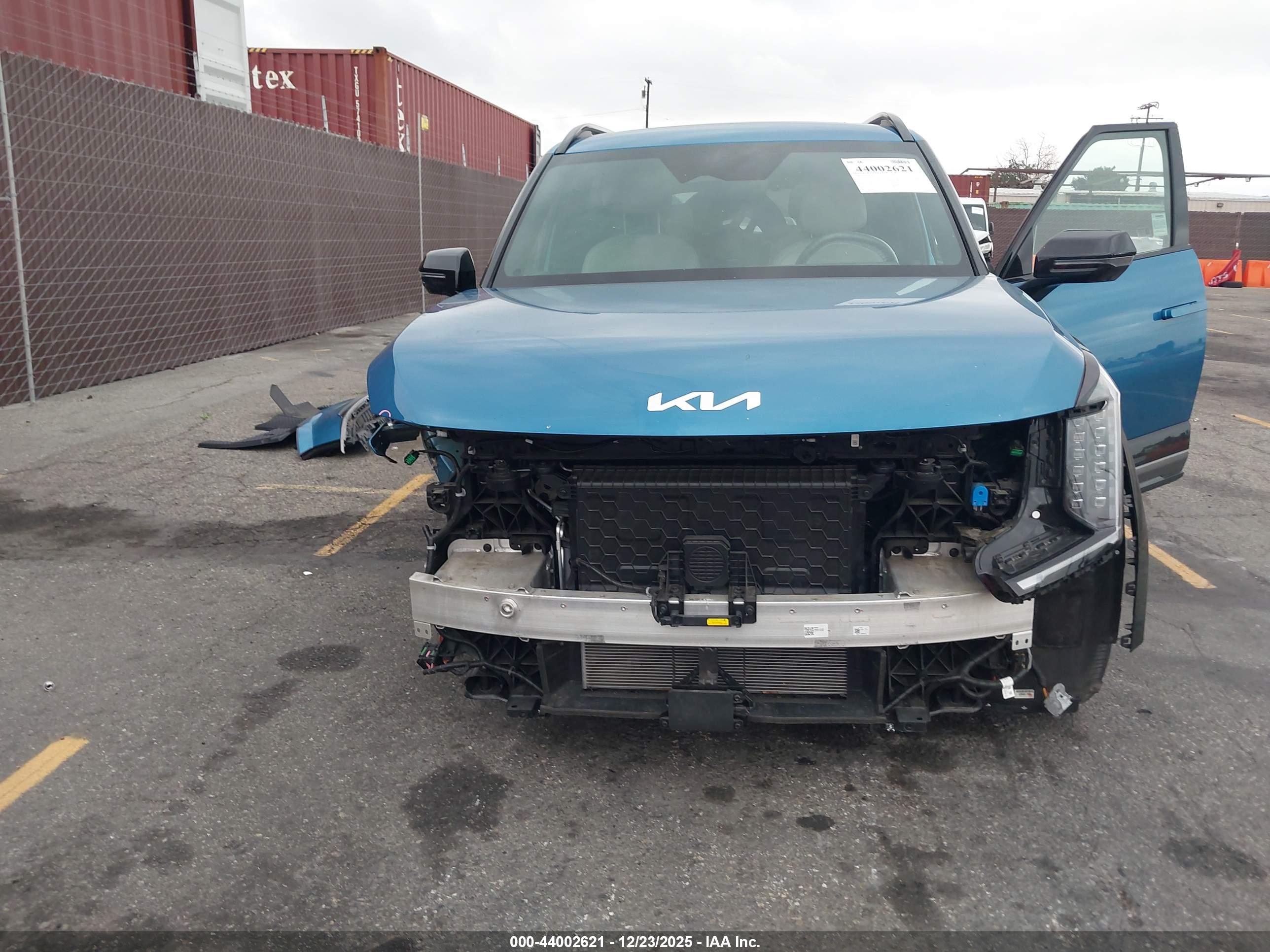 KIA EV9 image 6