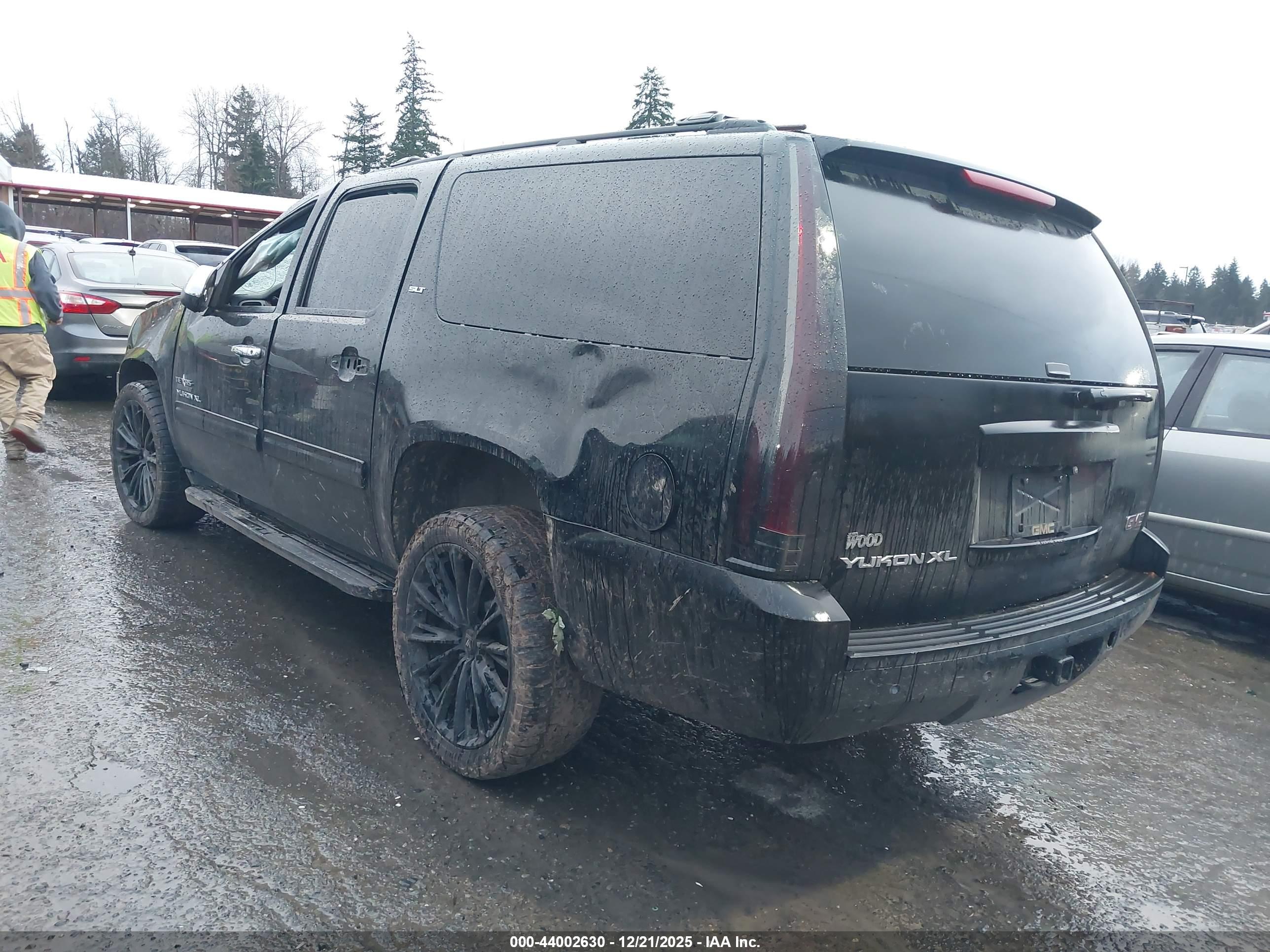 GMC YUKON image 3