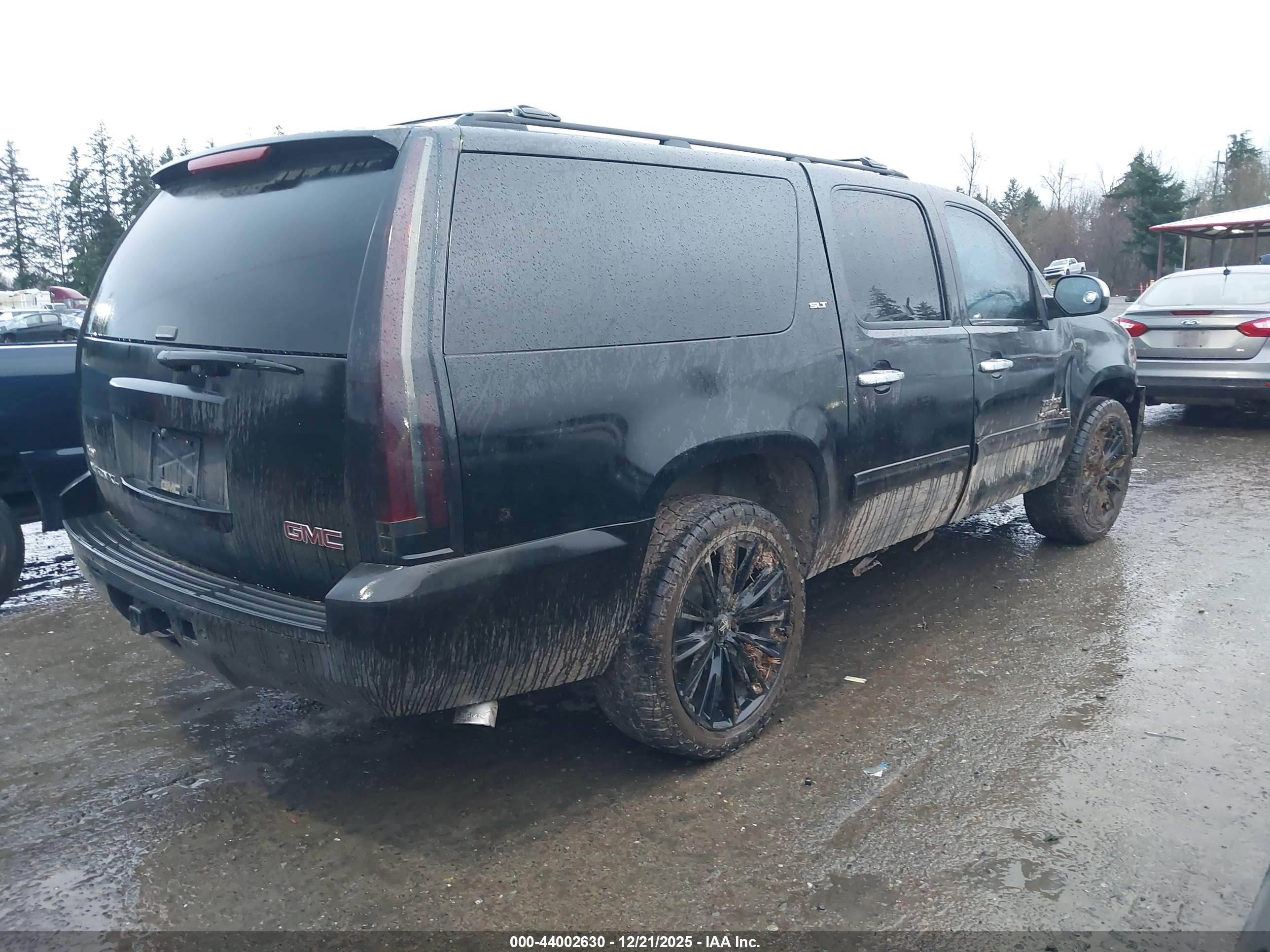 GMC YUKON image 4