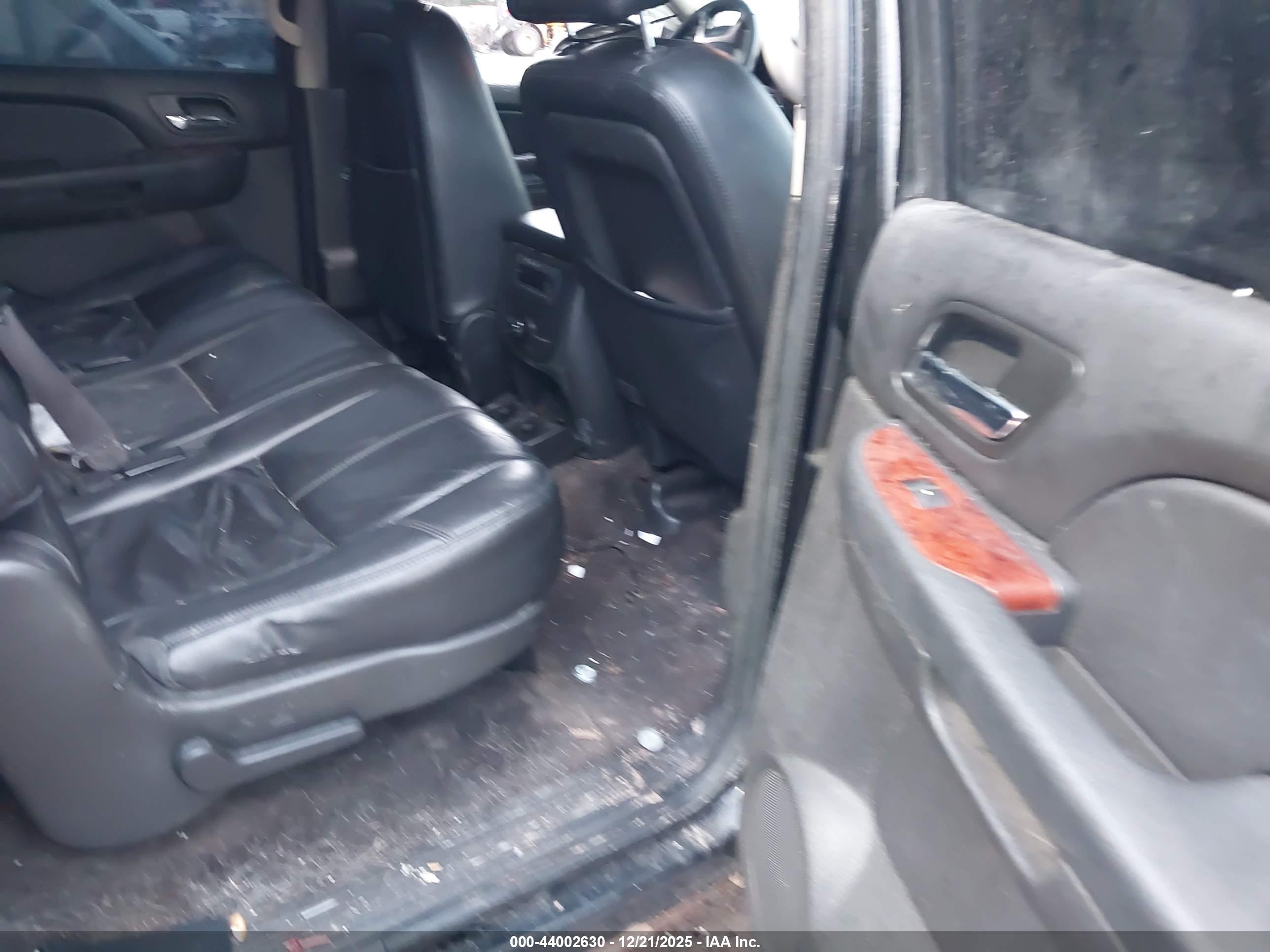 GMC YUKON image 8