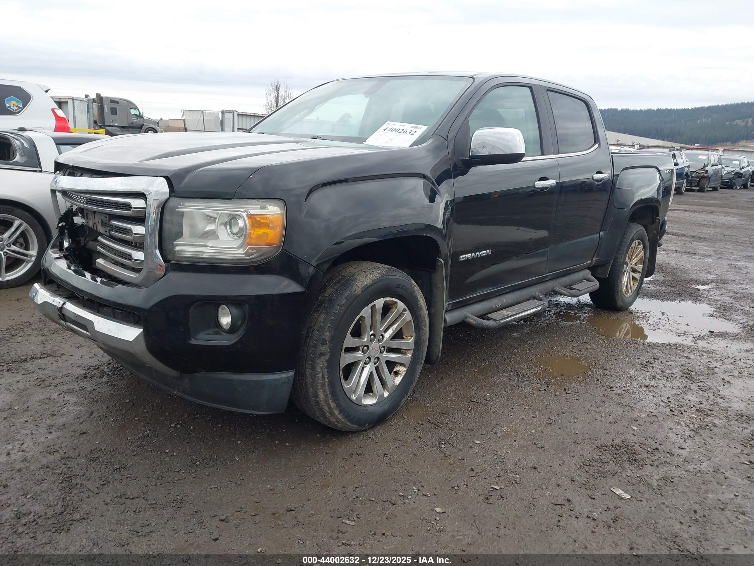 GMC CANYON image 2