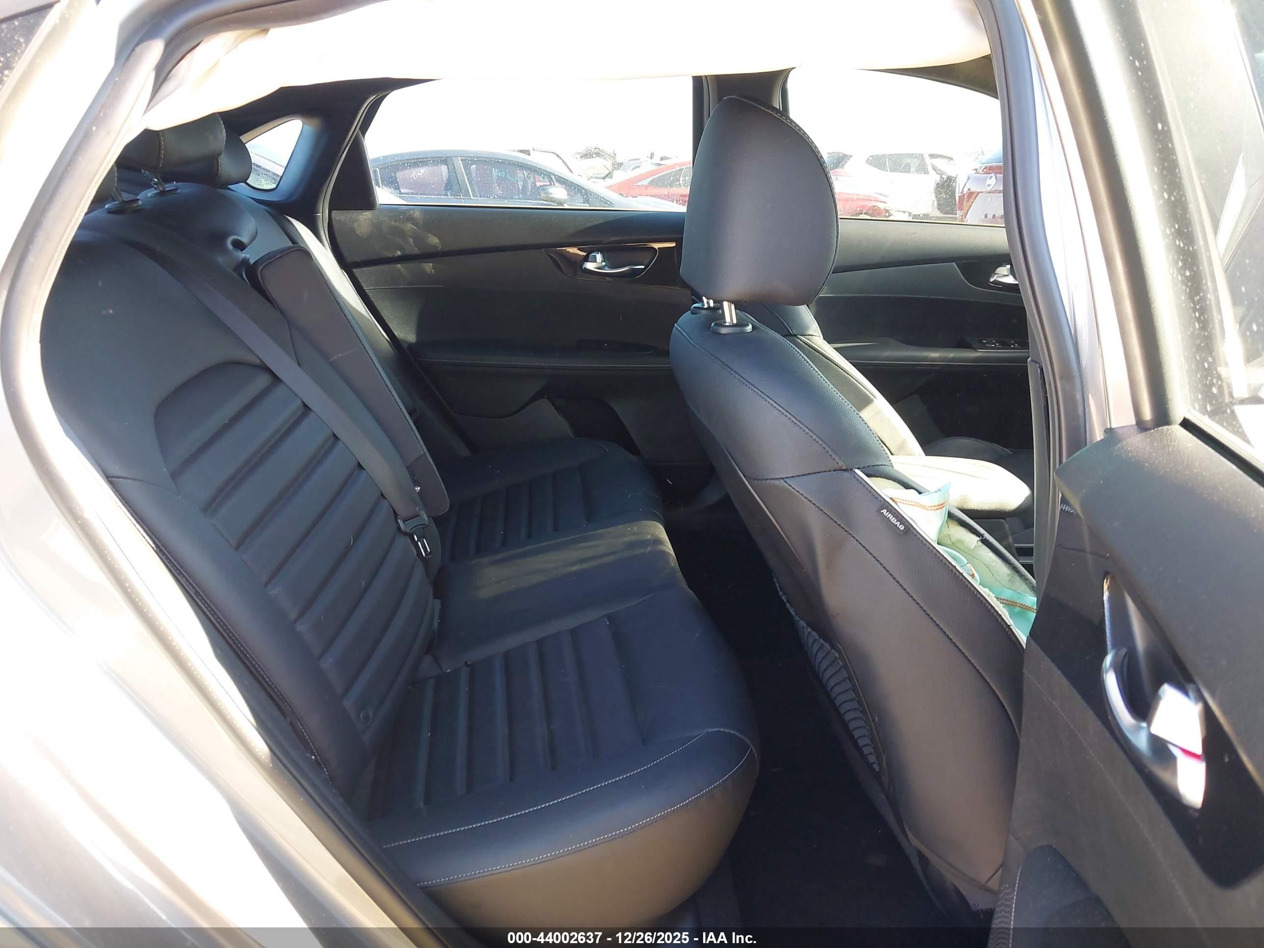 KIA FORTE image 8