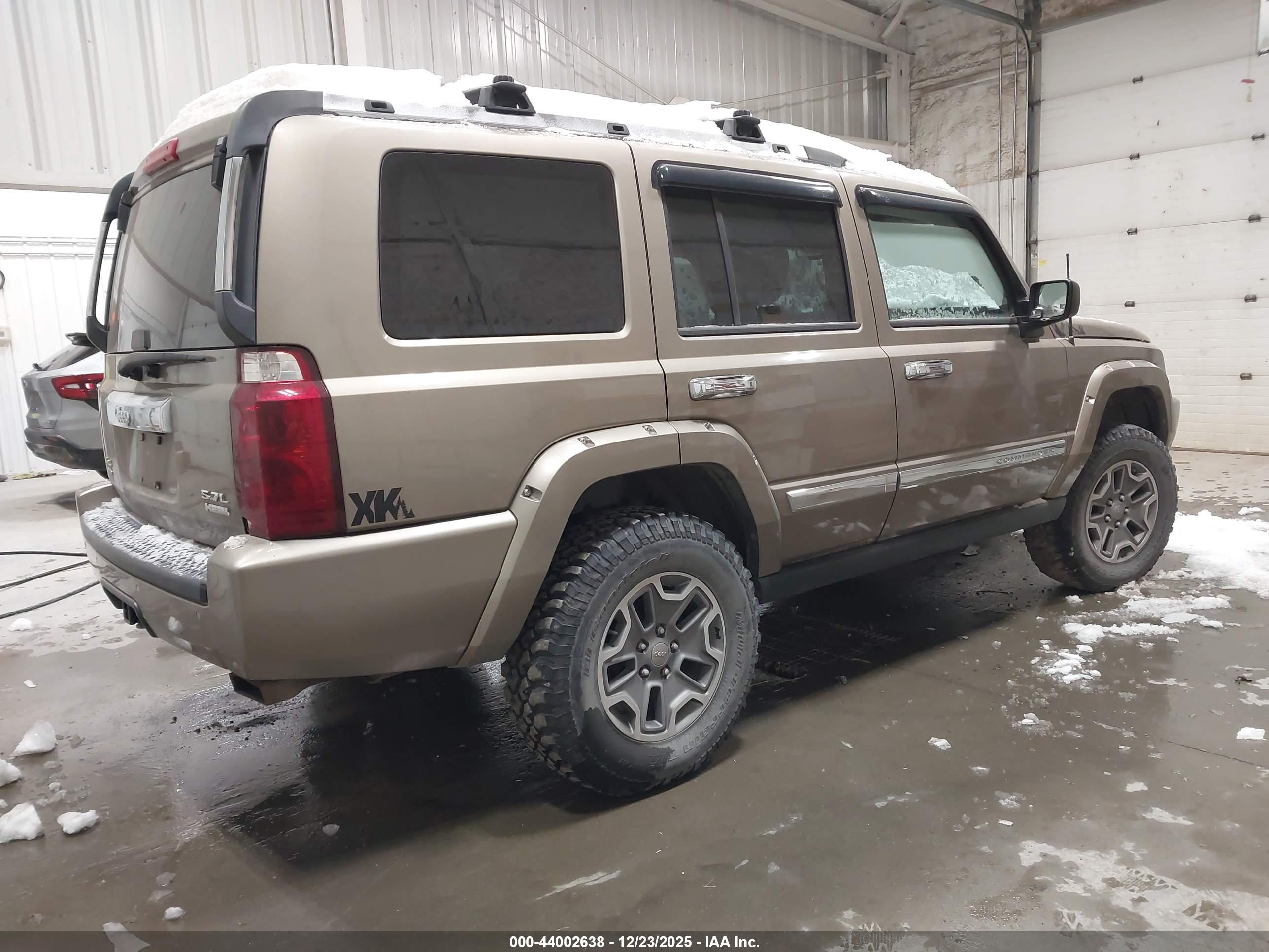 JEEP COMMANDER image 4