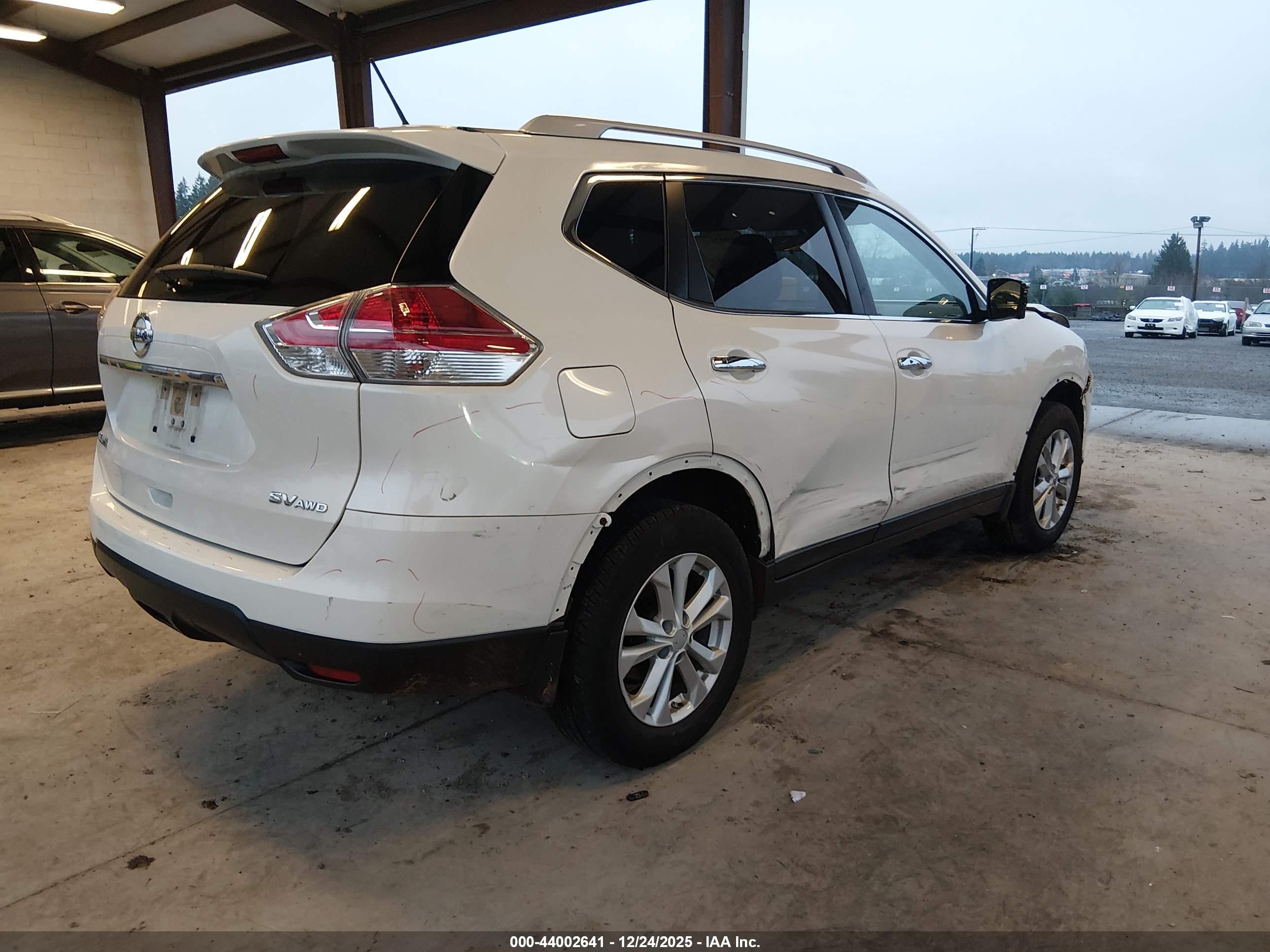 NISSAN ROGUE image 4