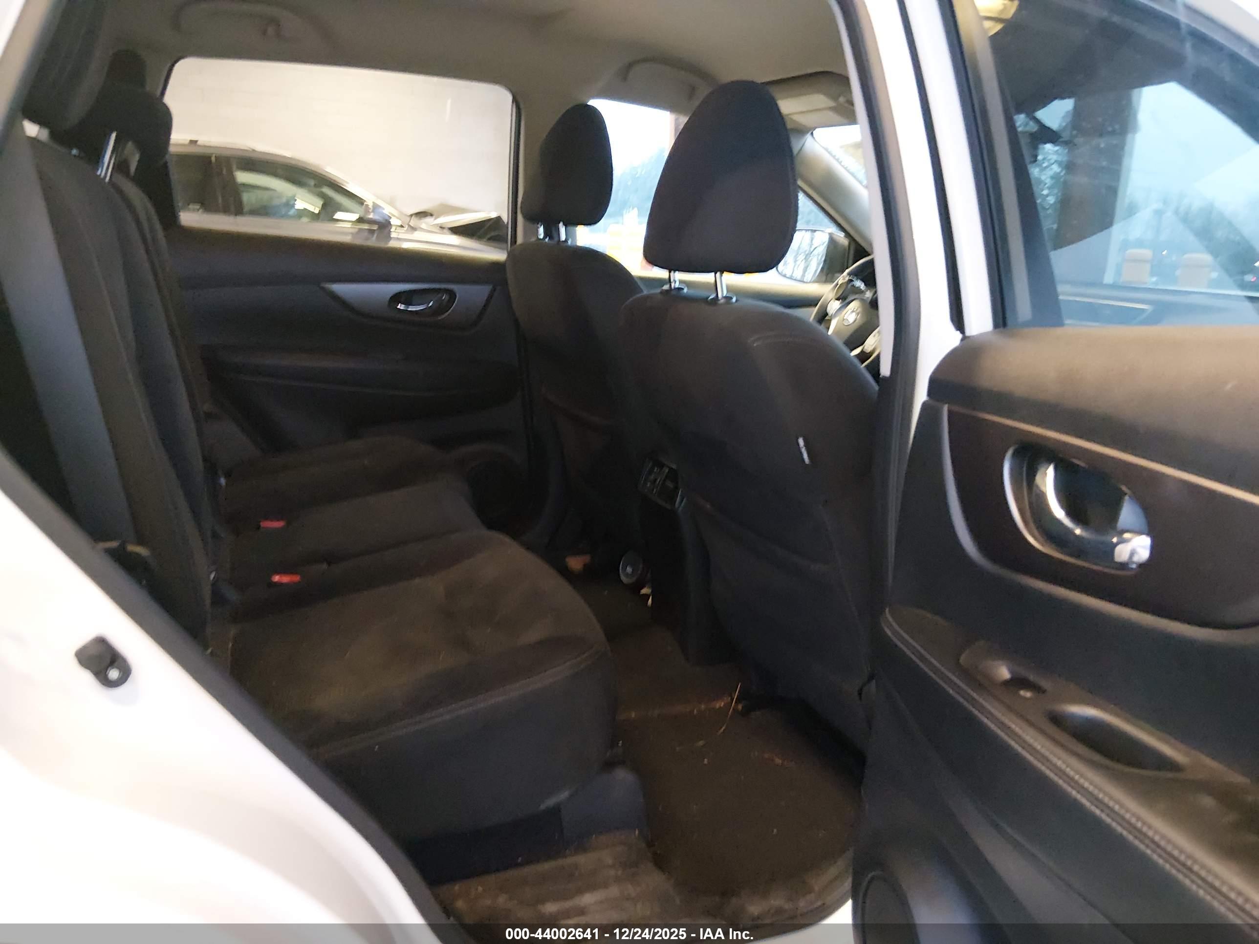 NISSAN ROGUE image 8