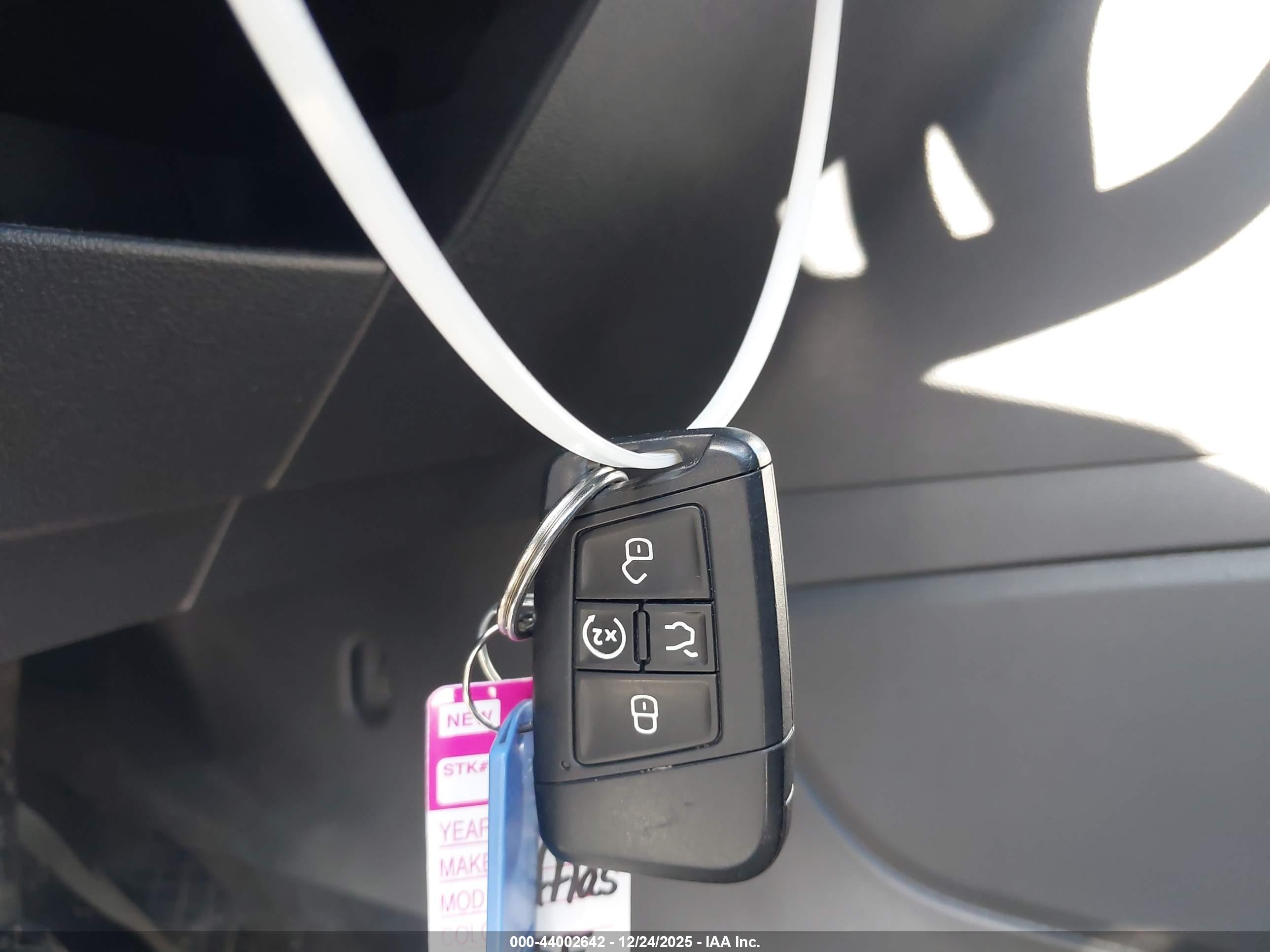 VOLKSWAGEN ATLAS image 11