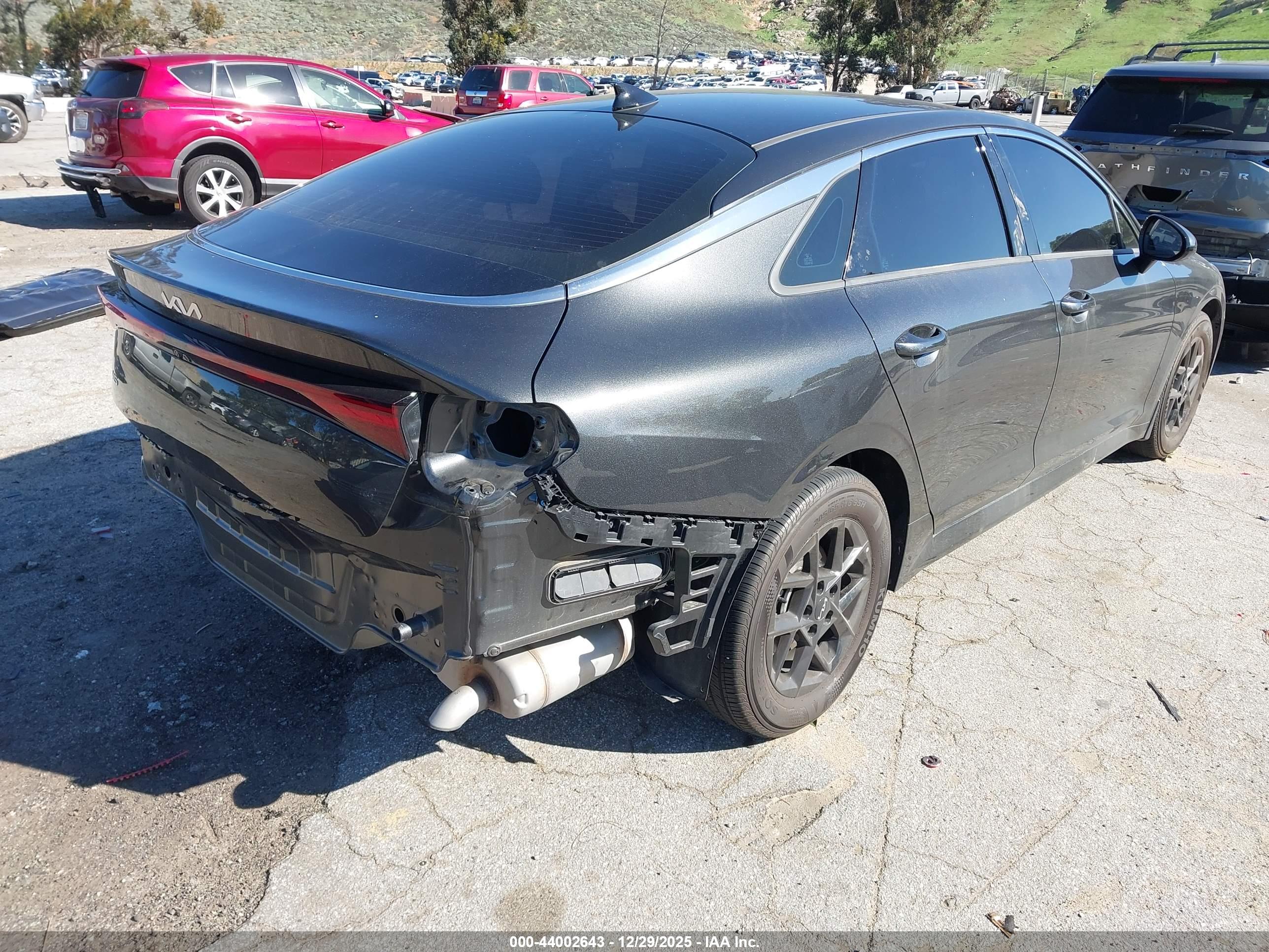 KIA K5 image 4