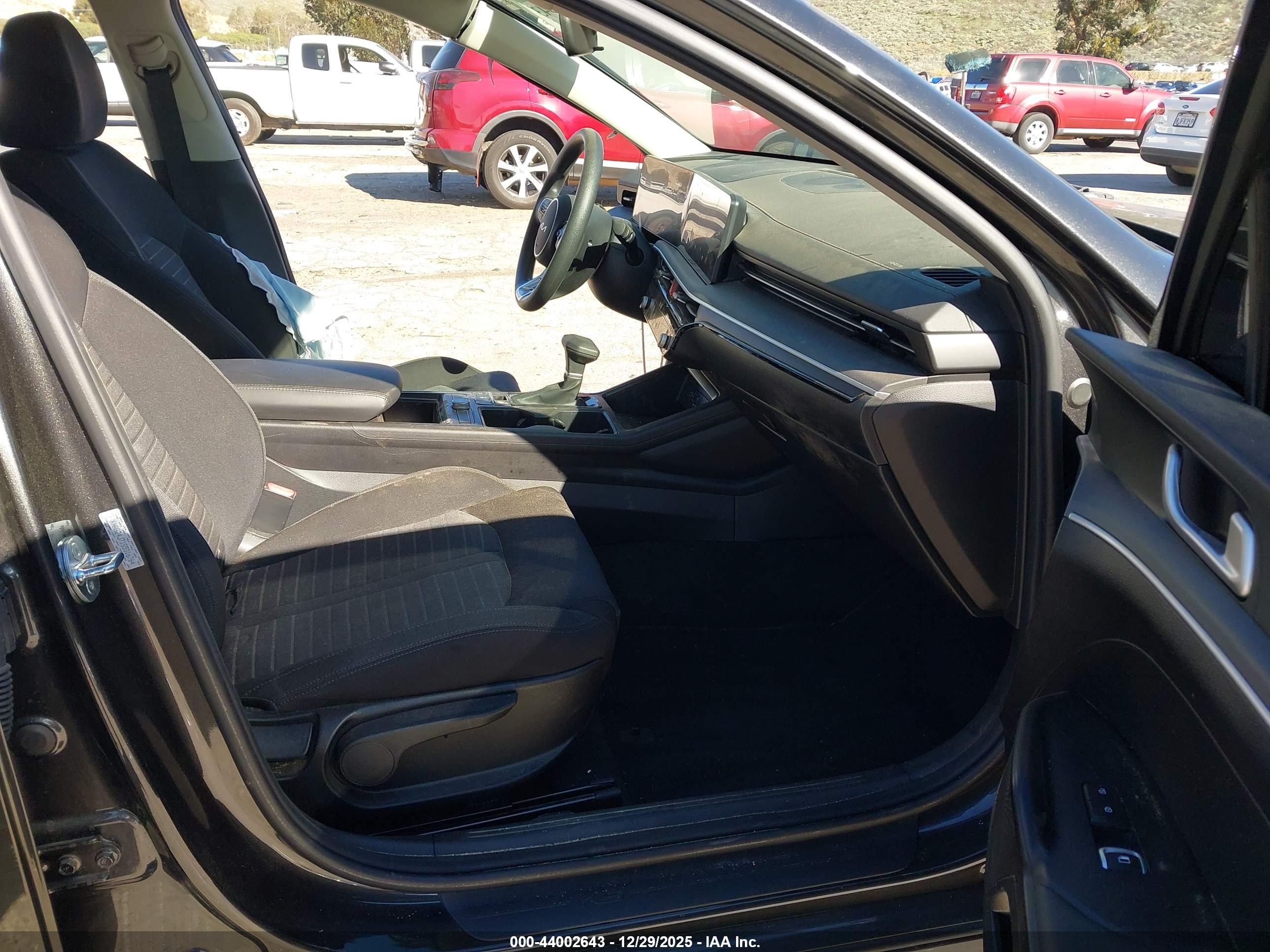KIA K5 image 5