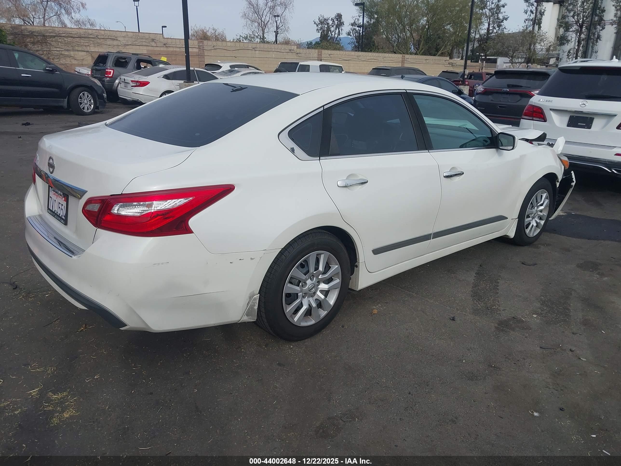 NISSAN ALTIMA image 4