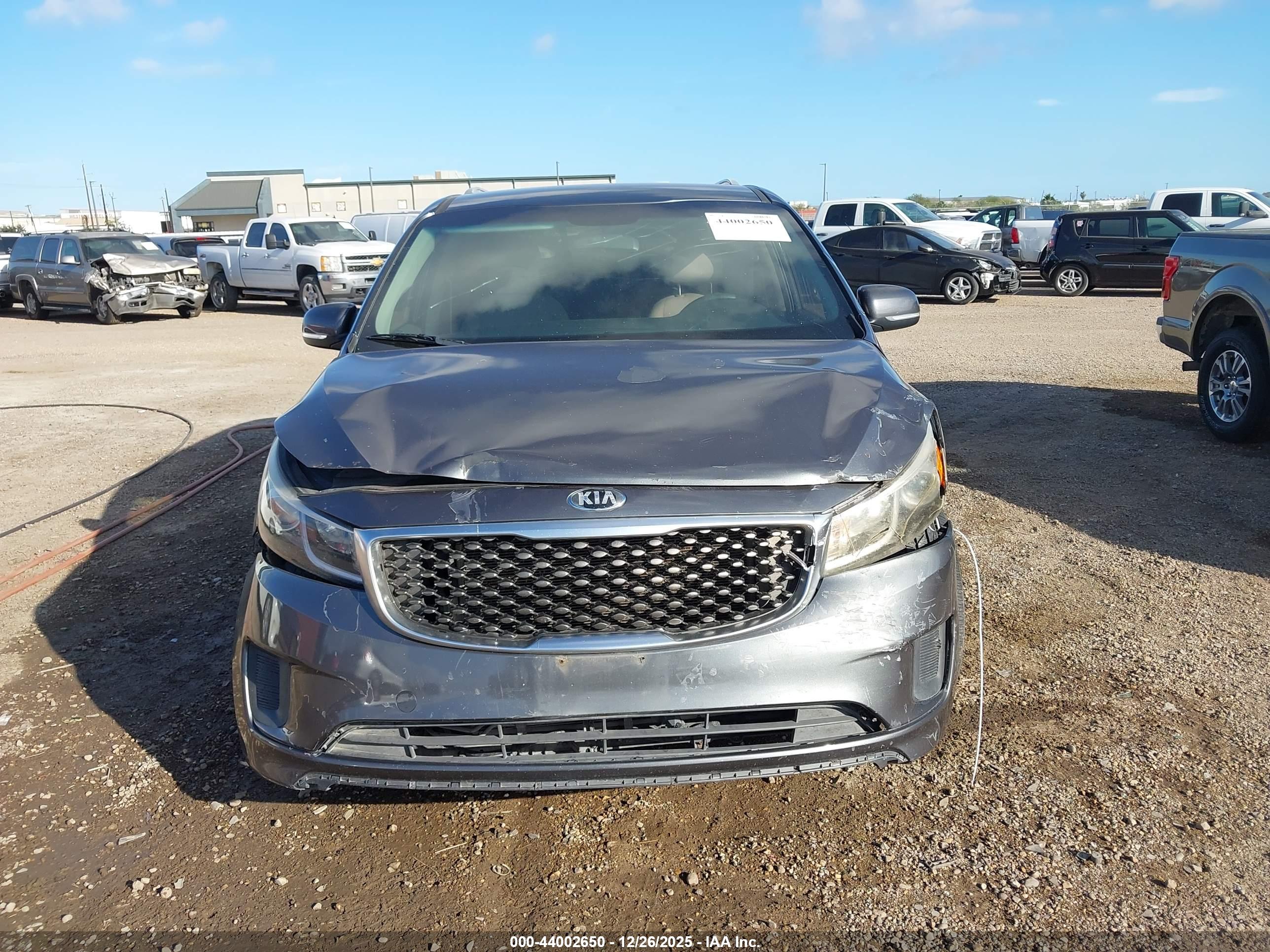 KIA SEDONA image 6