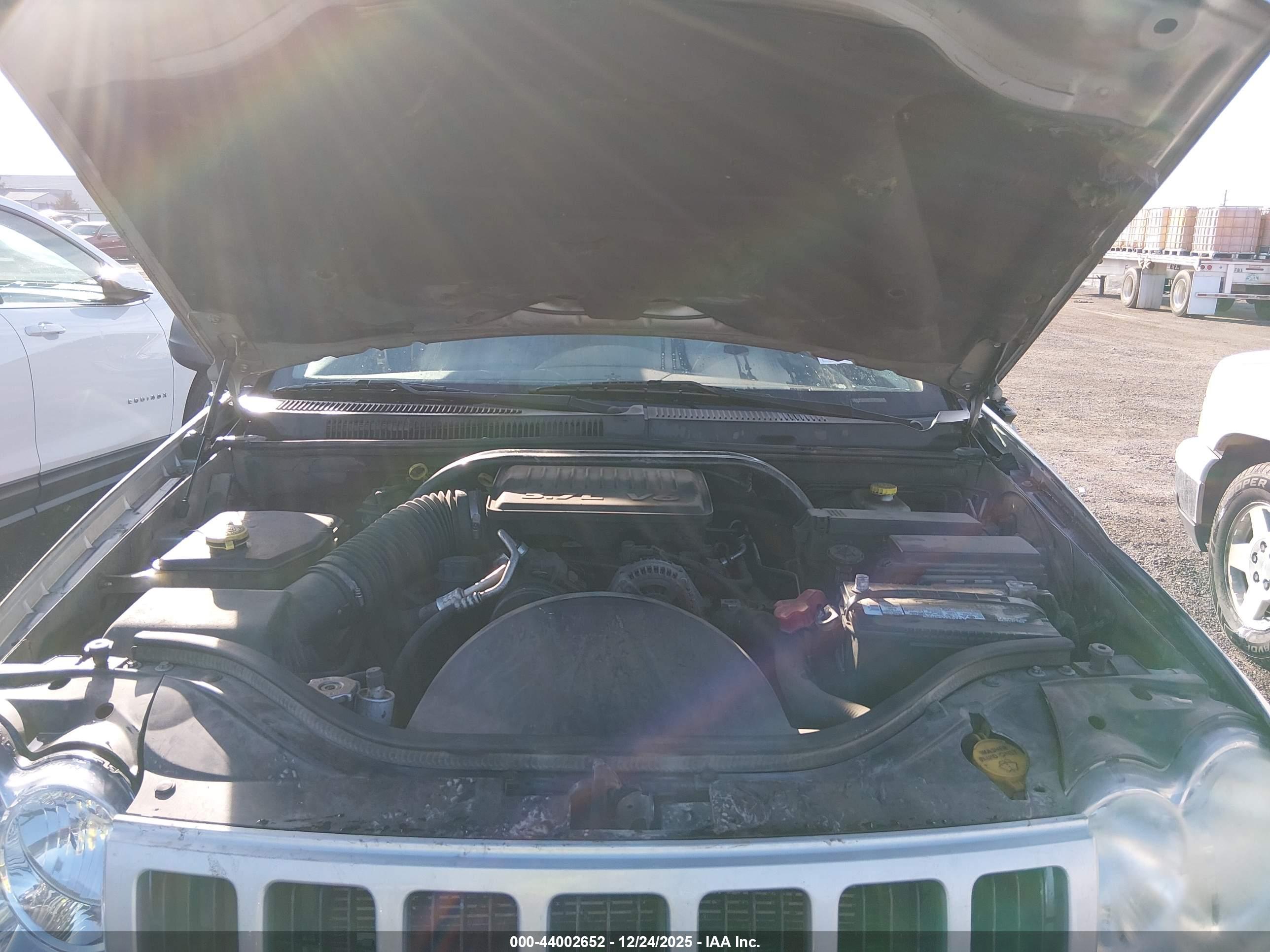 JEEP GRAND image 10