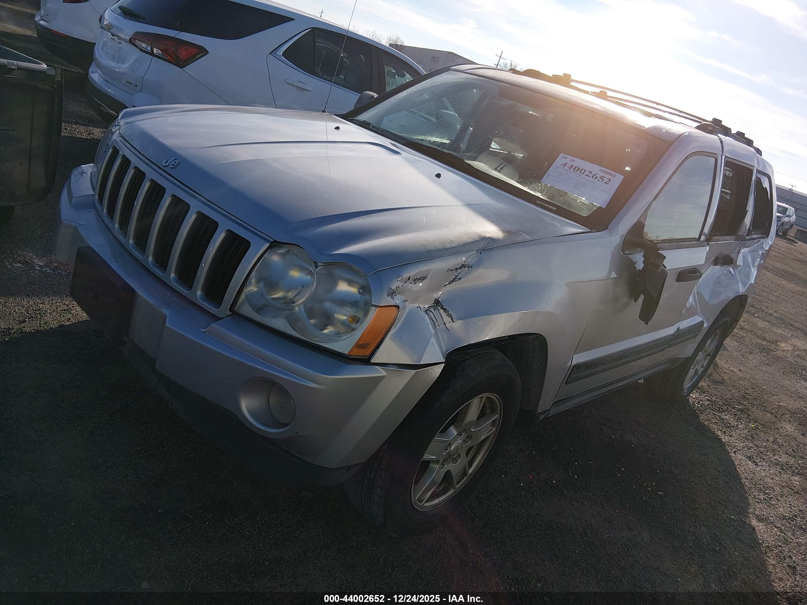 JEEP GRAND image 2