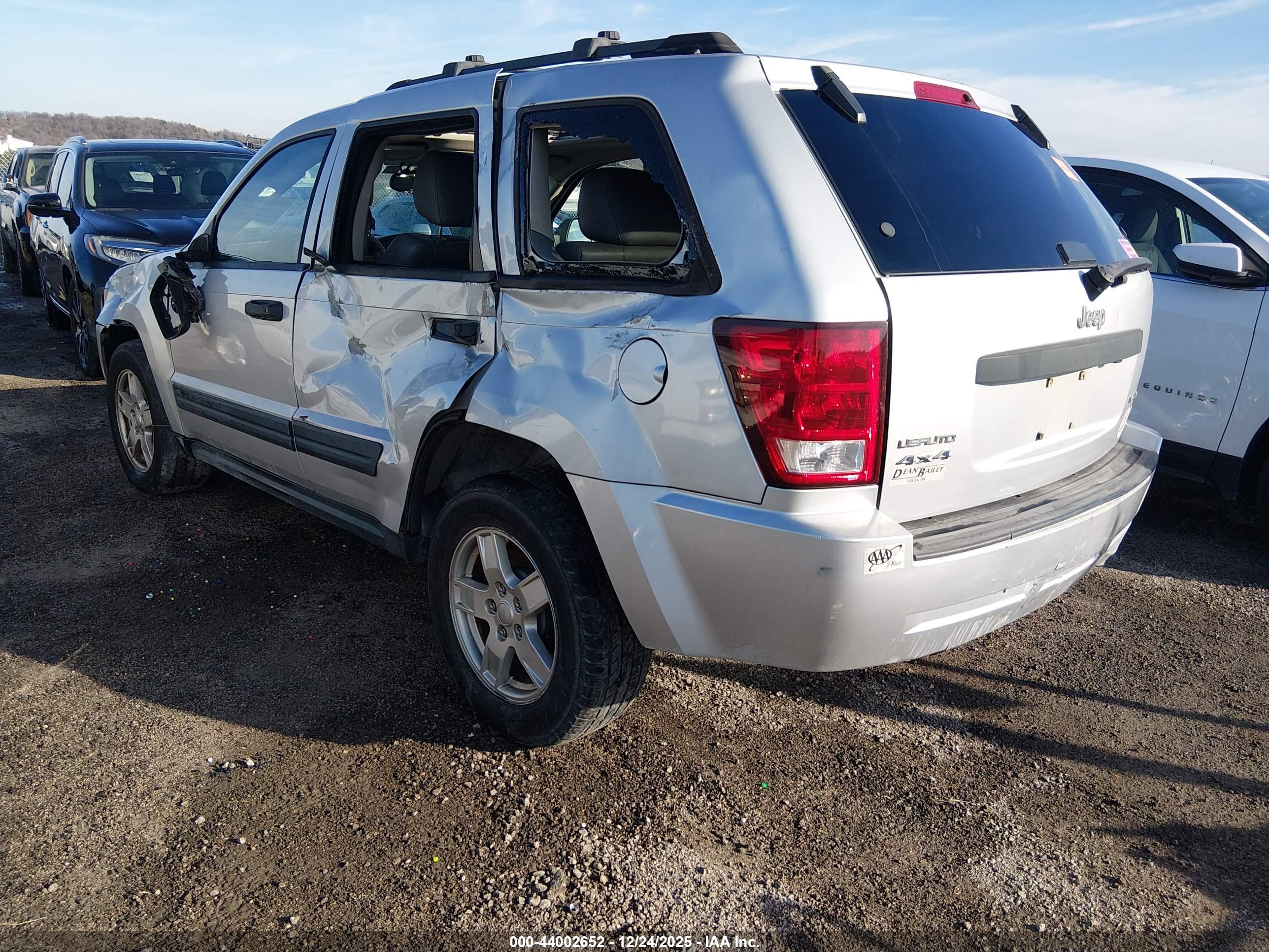 JEEP GRAND image 3