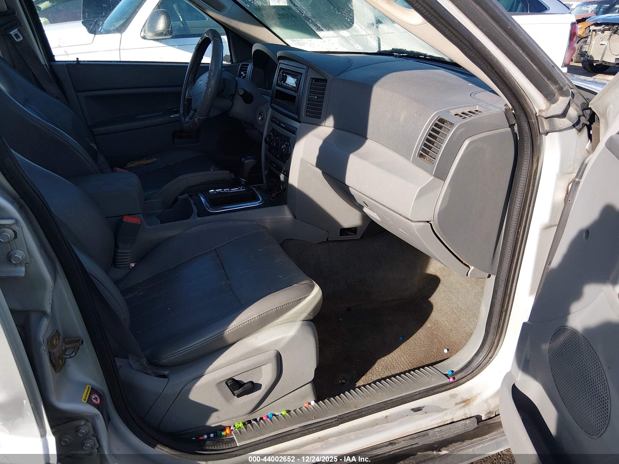 JEEP GRAND image 5
