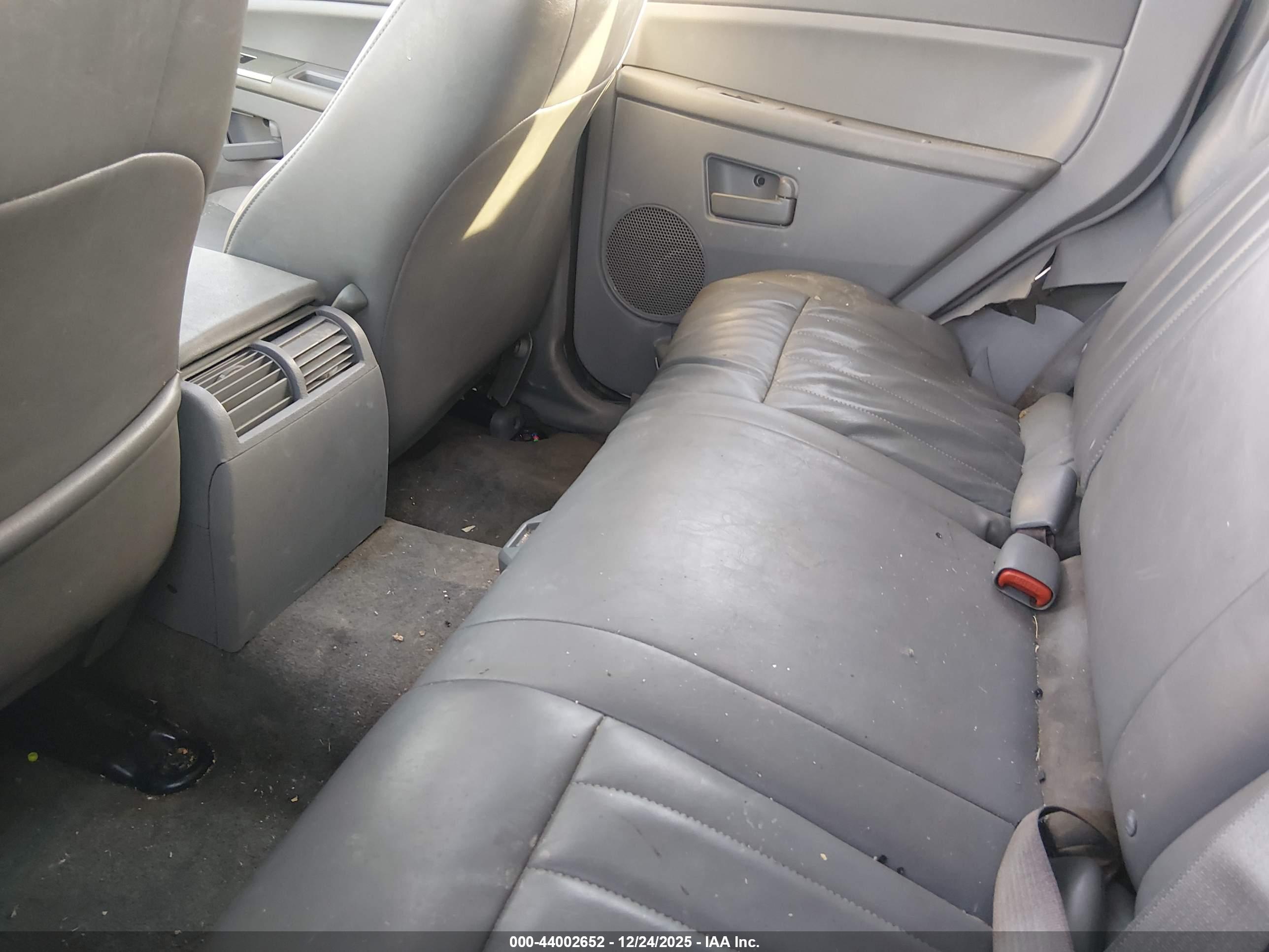 JEEP GRAND image 8