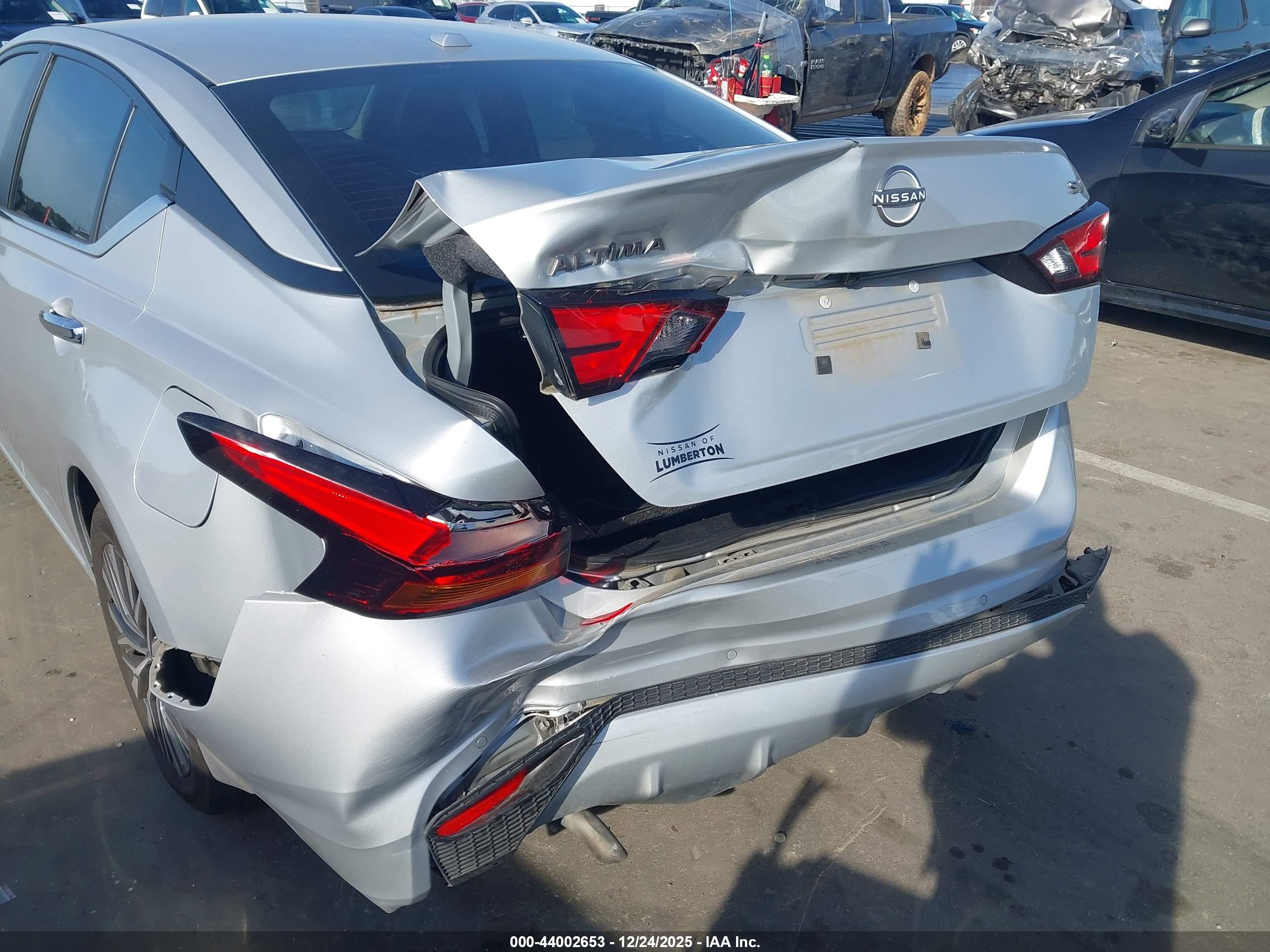 NISSAN ALTIMA image 6