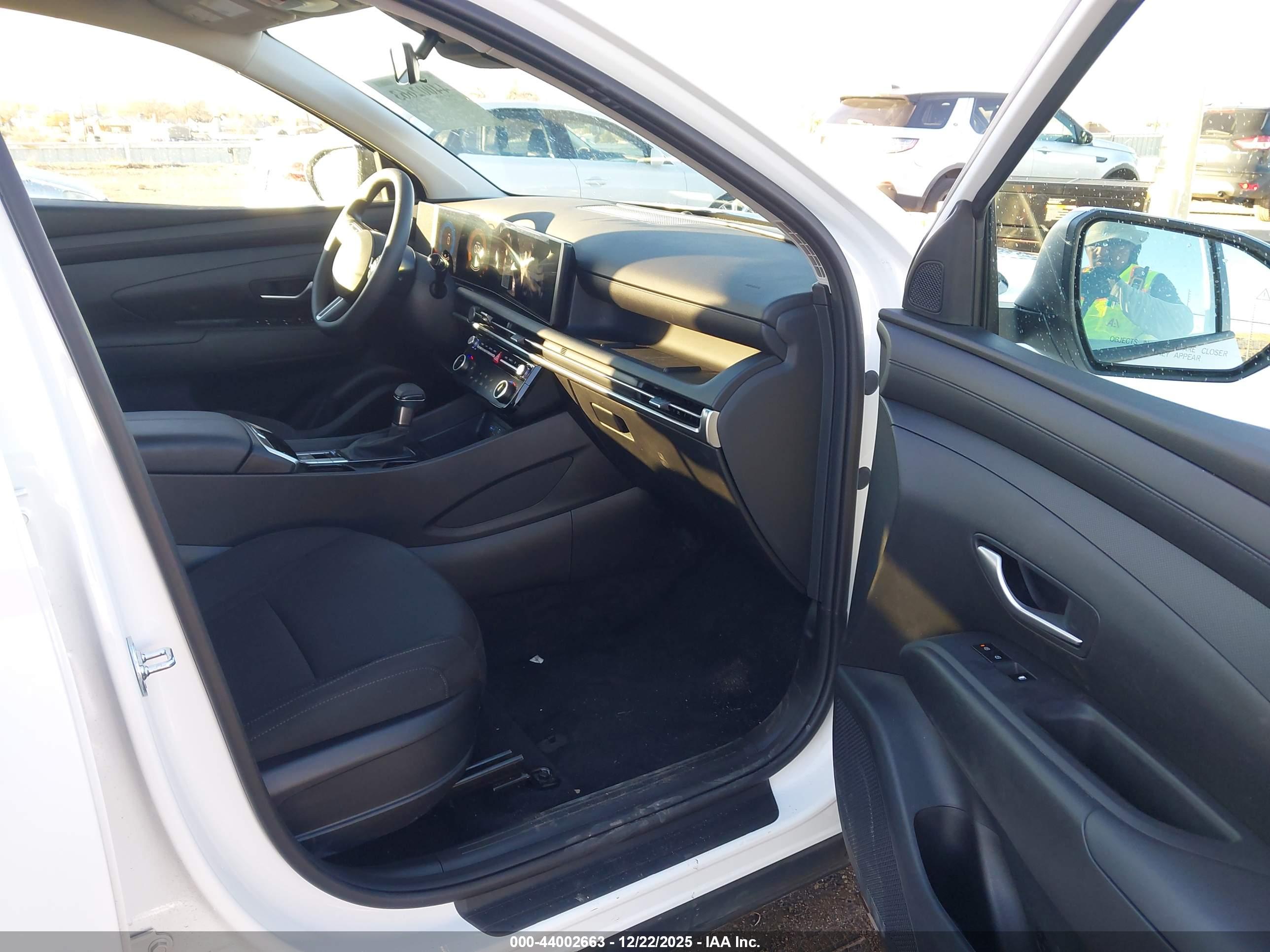 HYUNDAI TUCSON image 5
