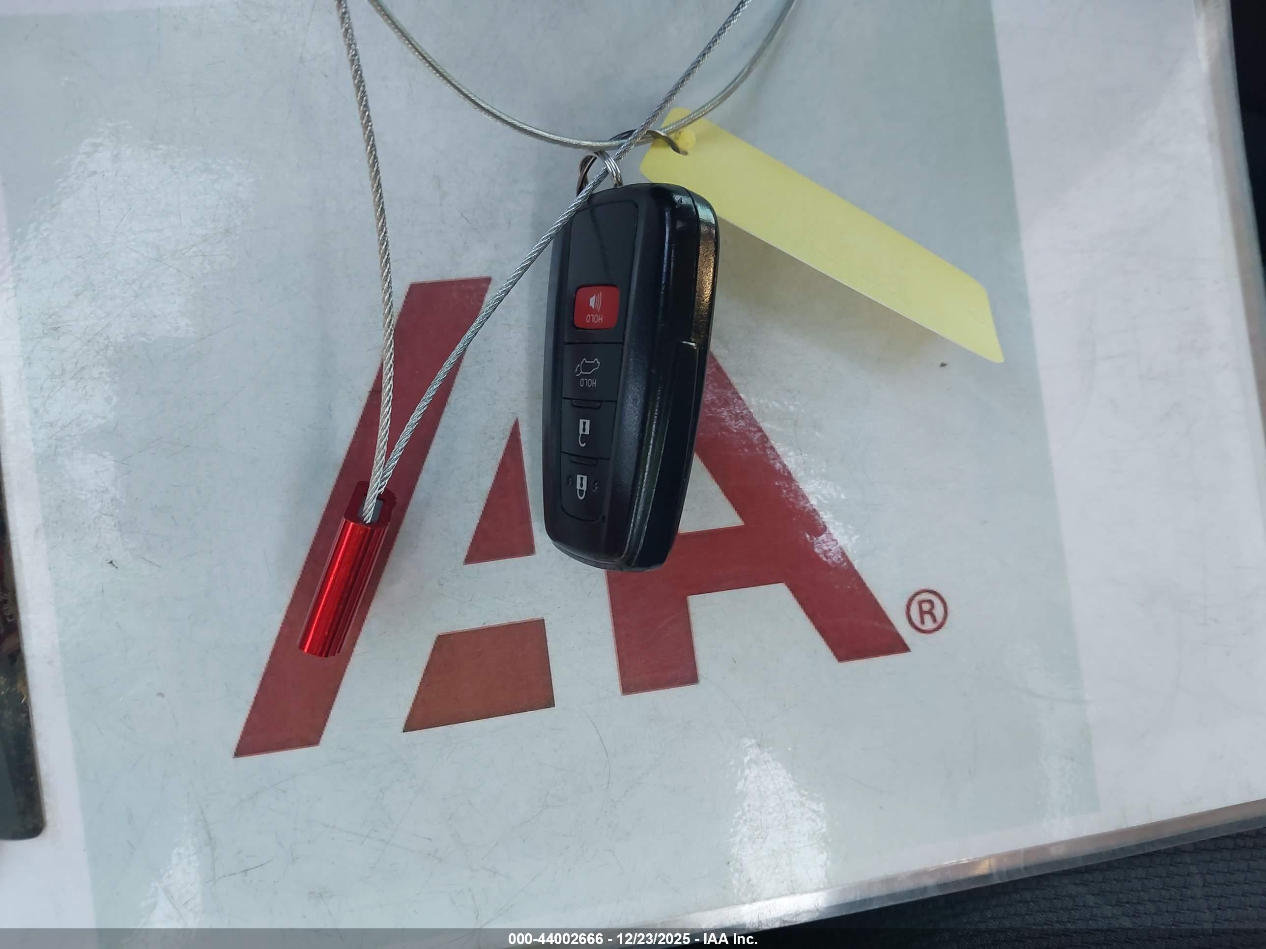 TOYOTA RAV4 image 11