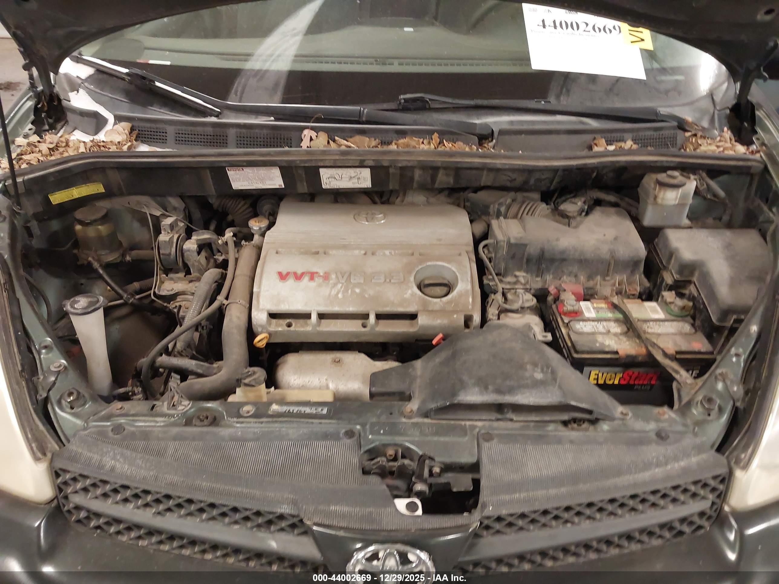 TOYOTA SIENNA image 10