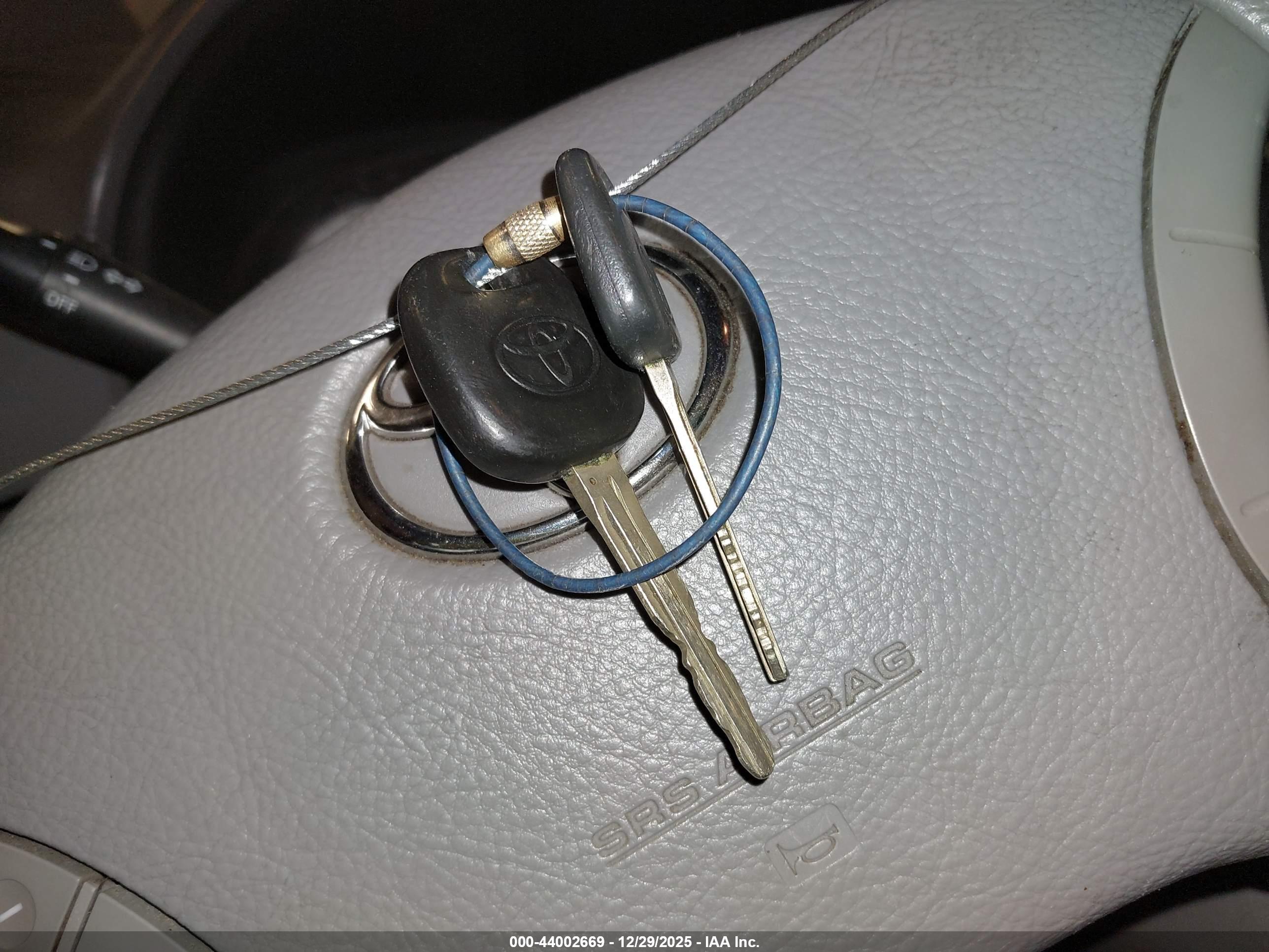 TOYOTA SIENNA image 11