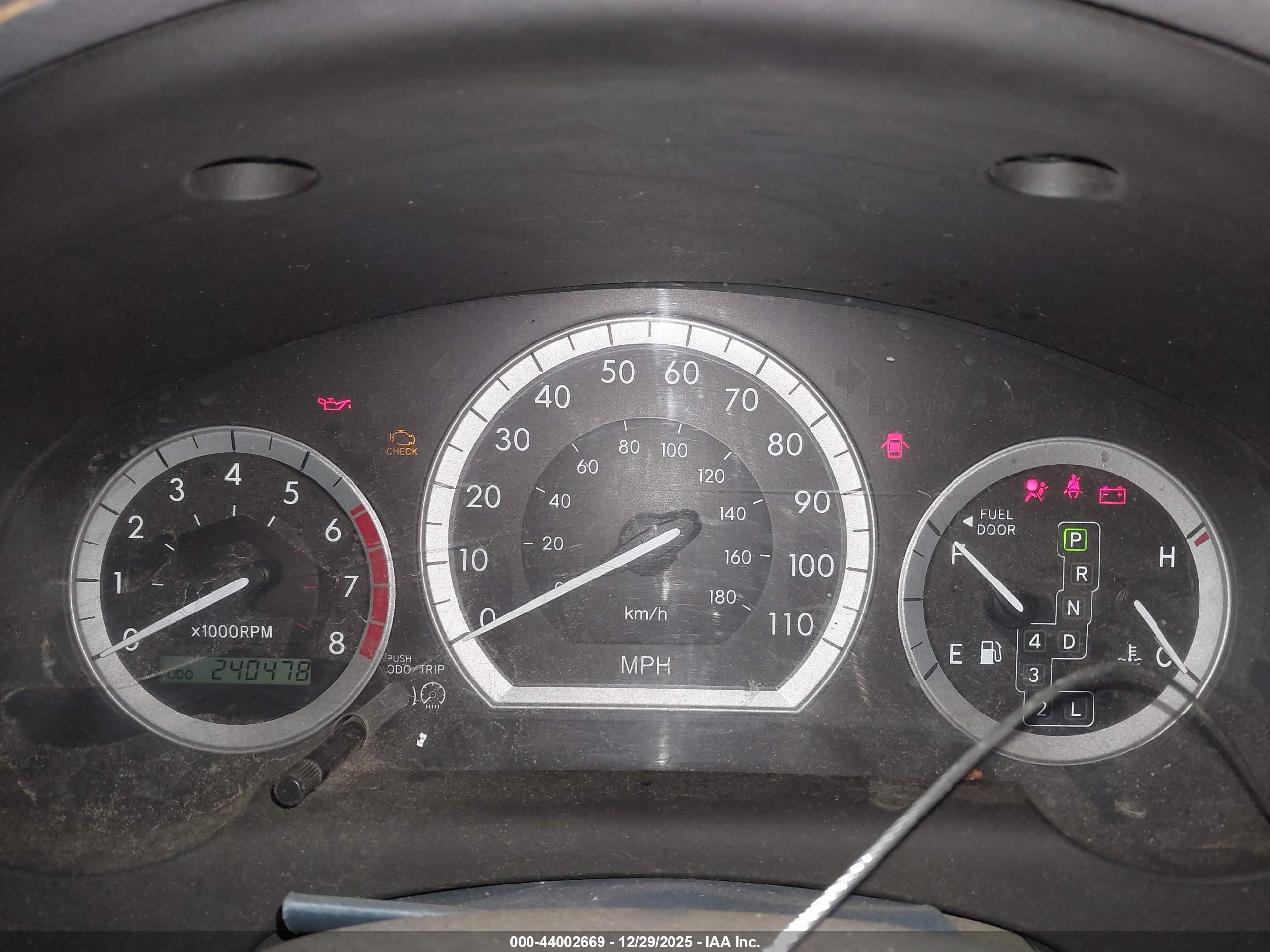 TOYOTA SIENNA image 7
