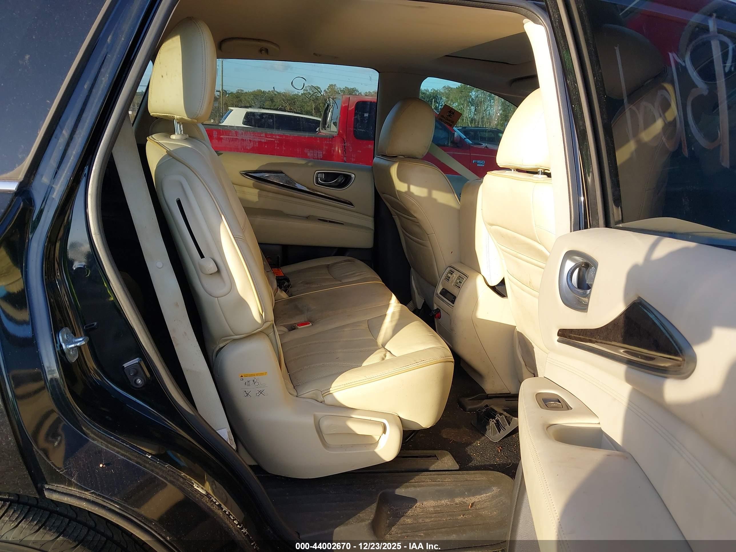 INFINITI QX60 image 8
