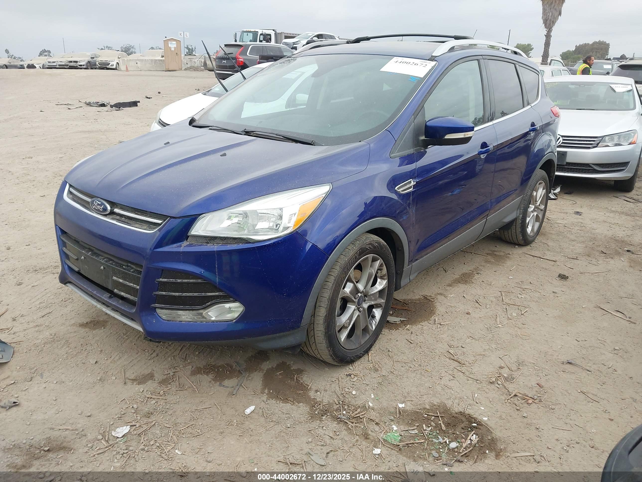 FORD ESCAPE image 2