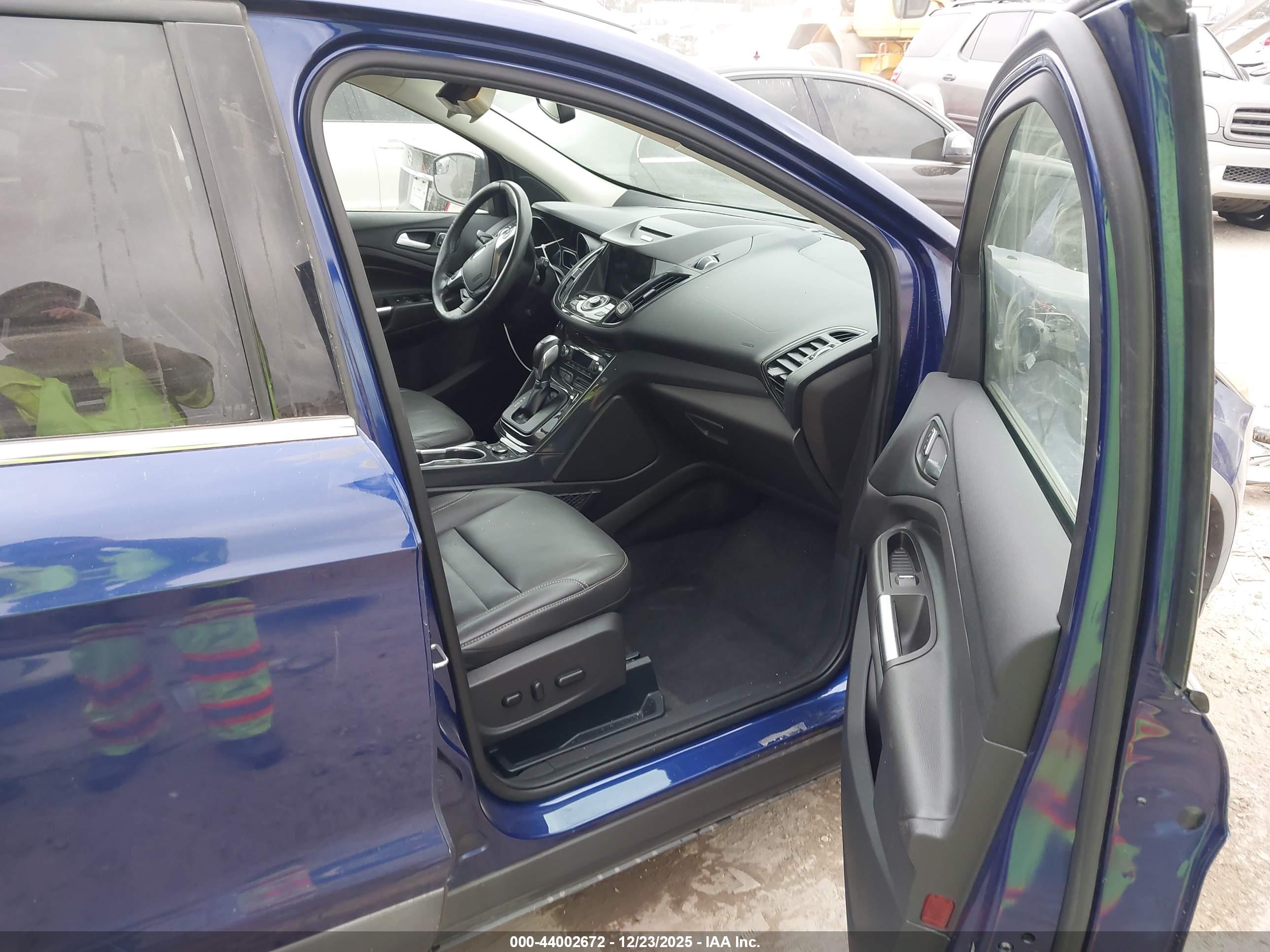 FORD ESCAPE image 5
