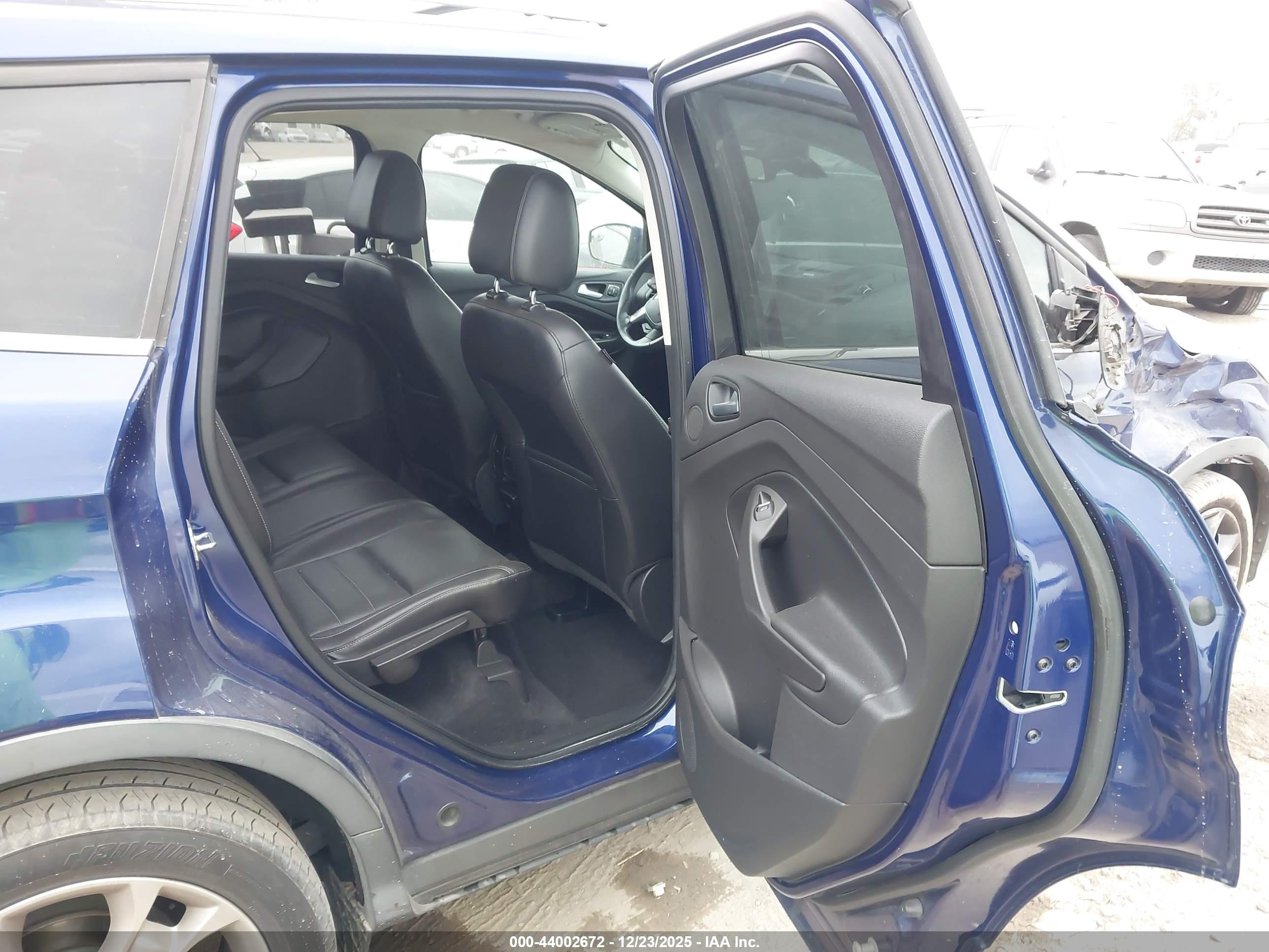 FORD ESCAPE image 8