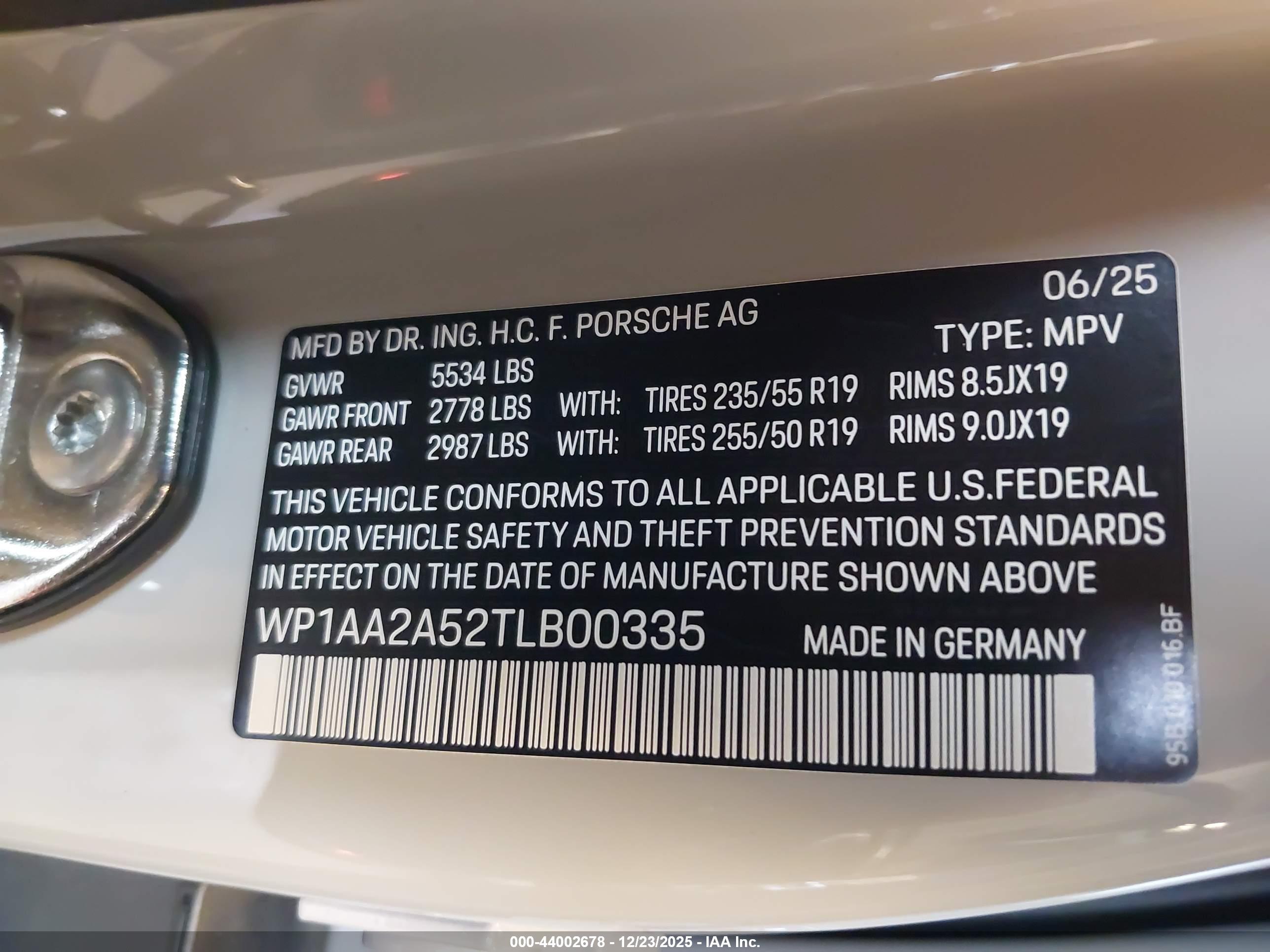 PORSCHE MACAN image 9