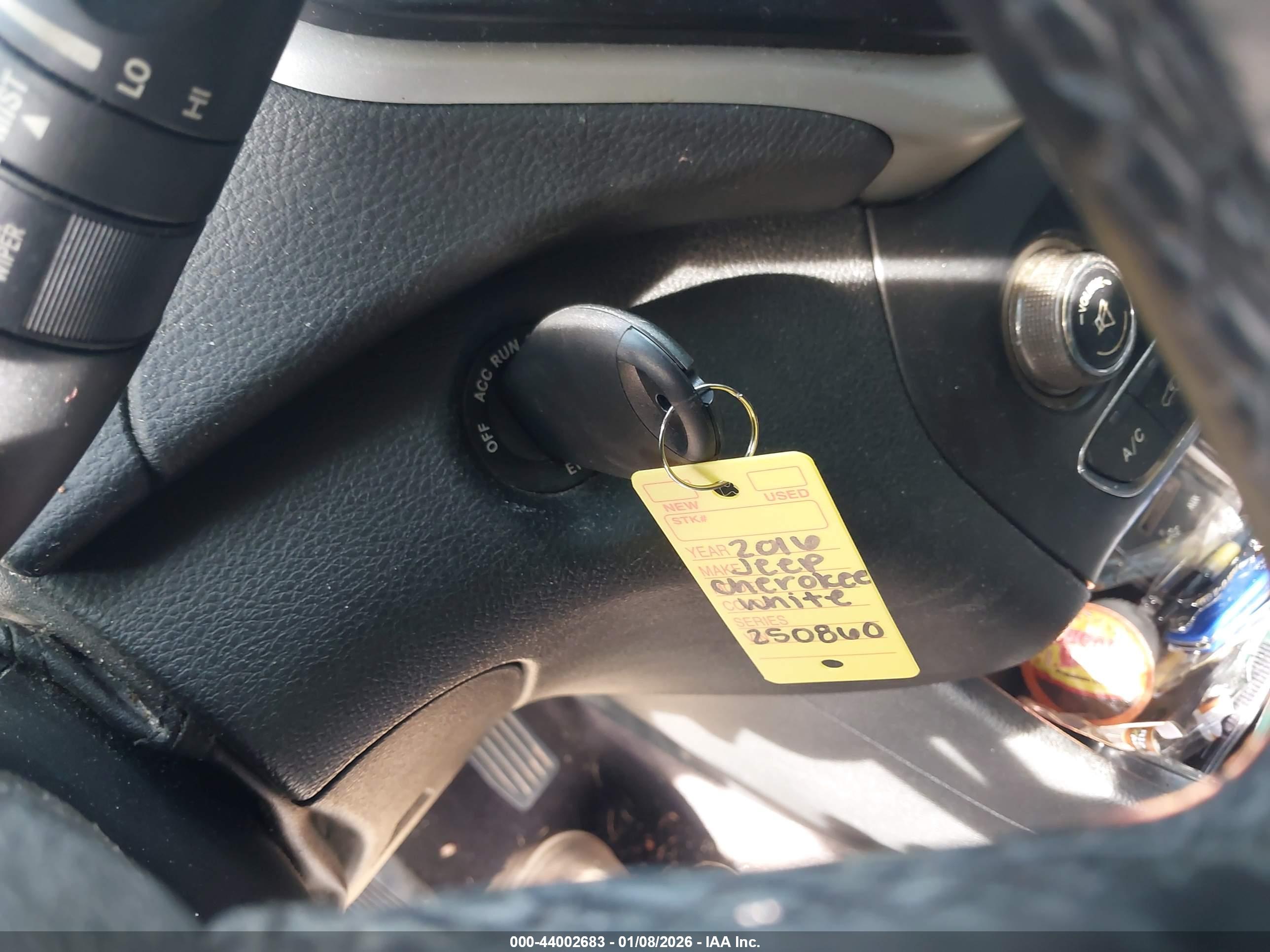 JEEP CHEROKEE image 11