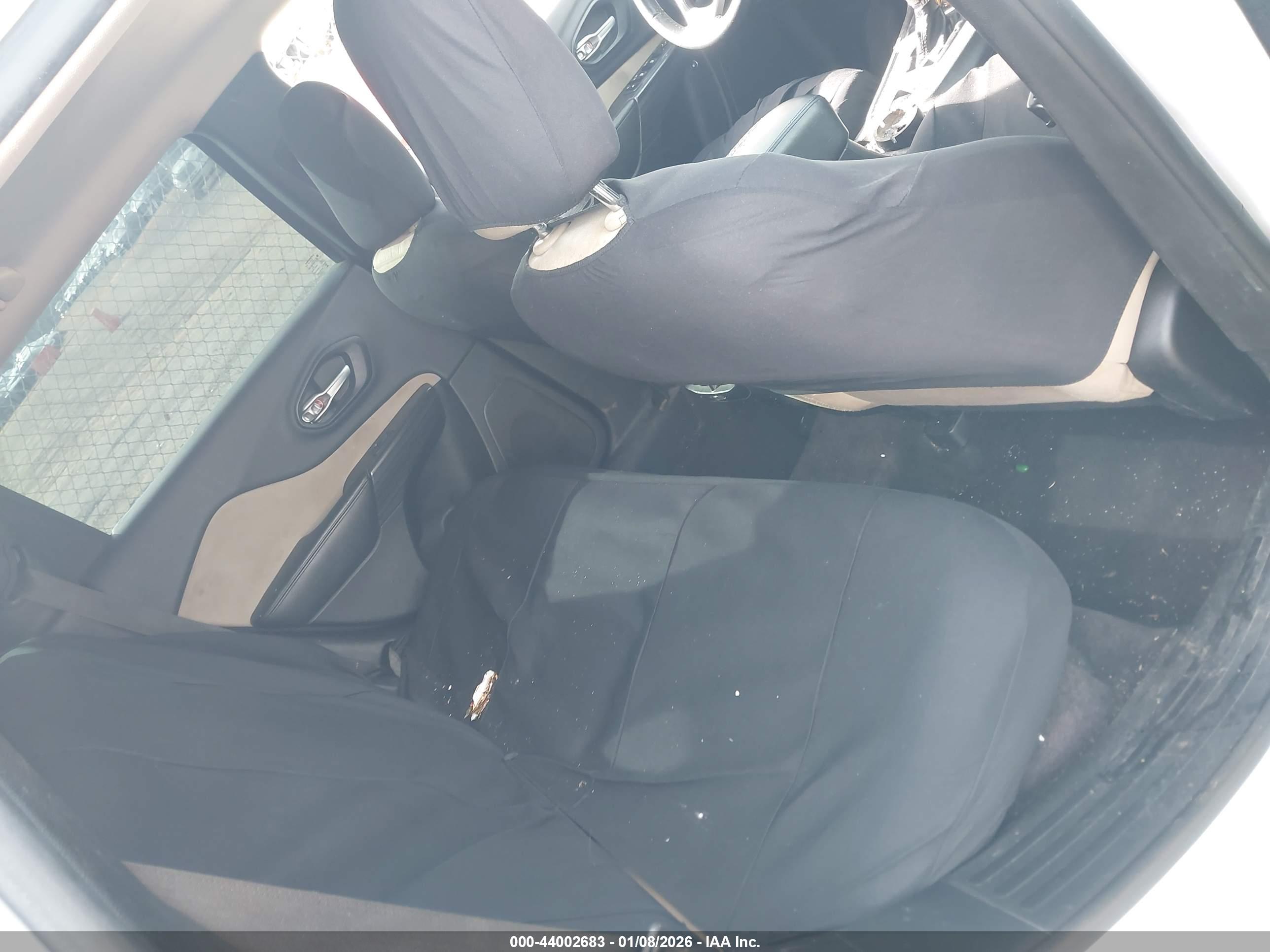 JEEP CHEROKEE image 8