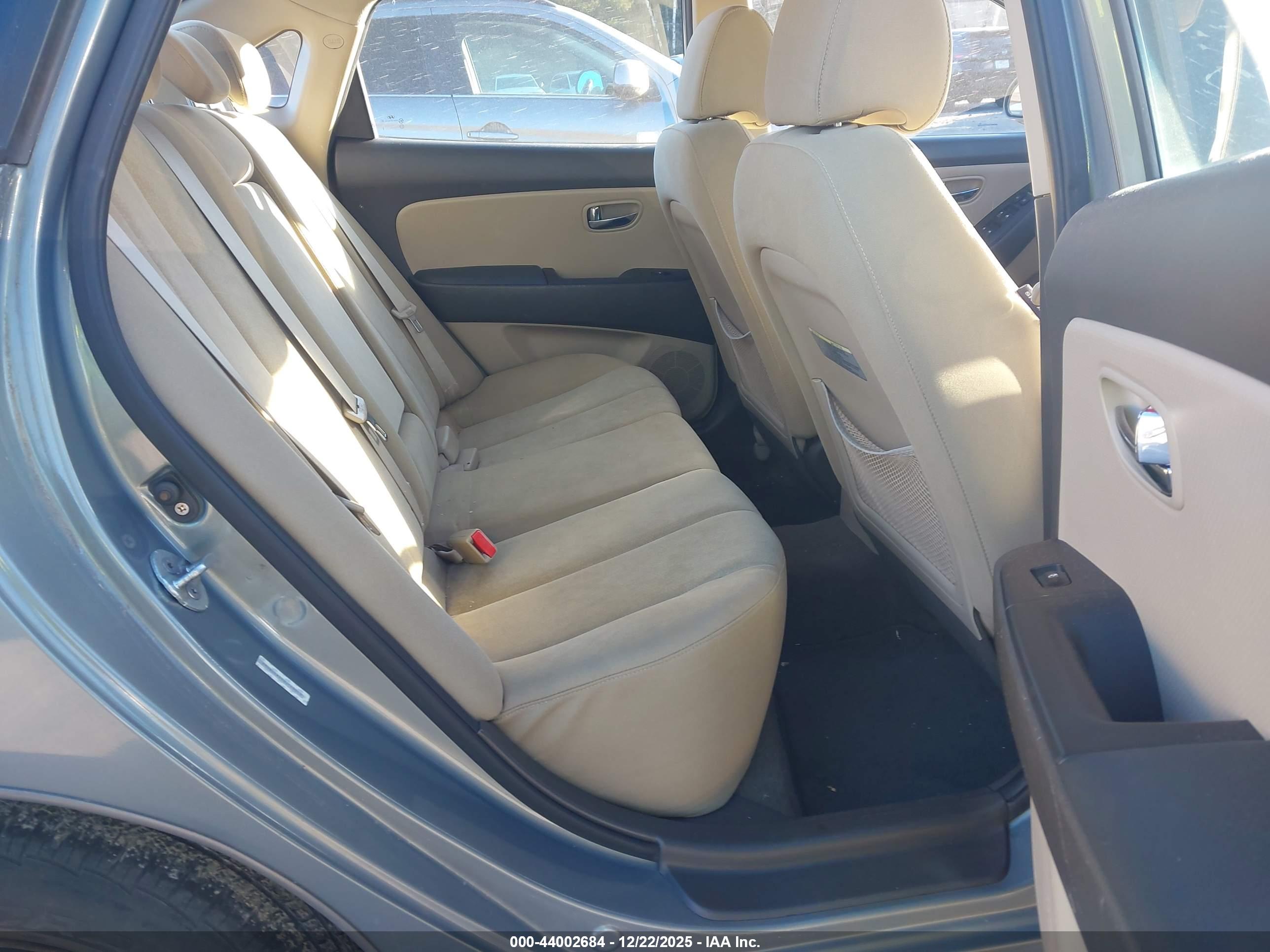 HYUNDAI ELANTRA image 8