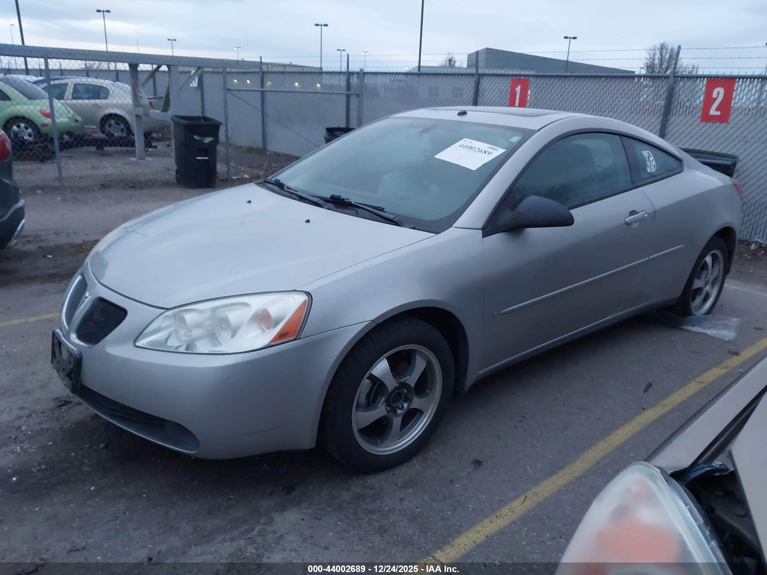 PONTIAC G6 image 2