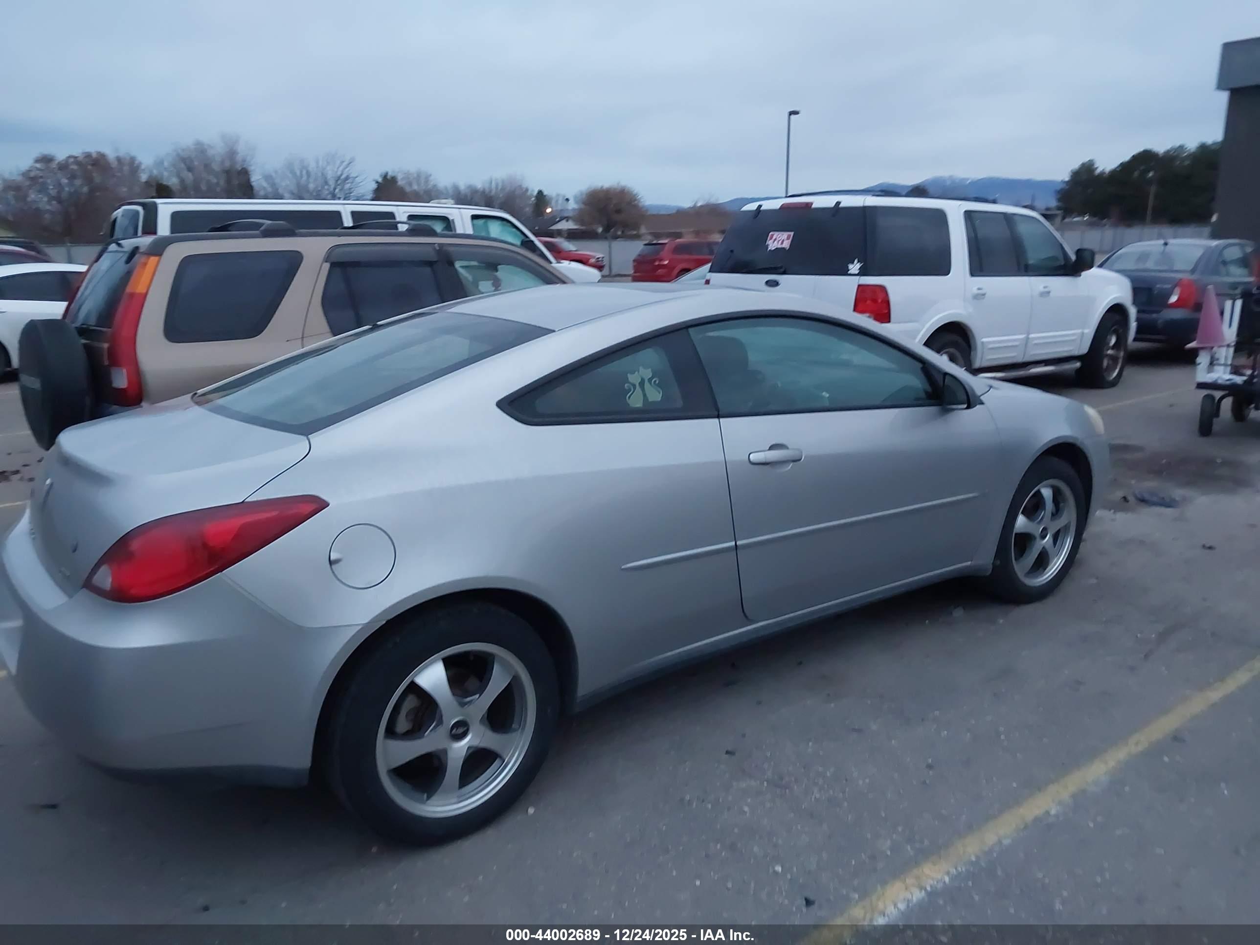 PONTIAC G6 image 4