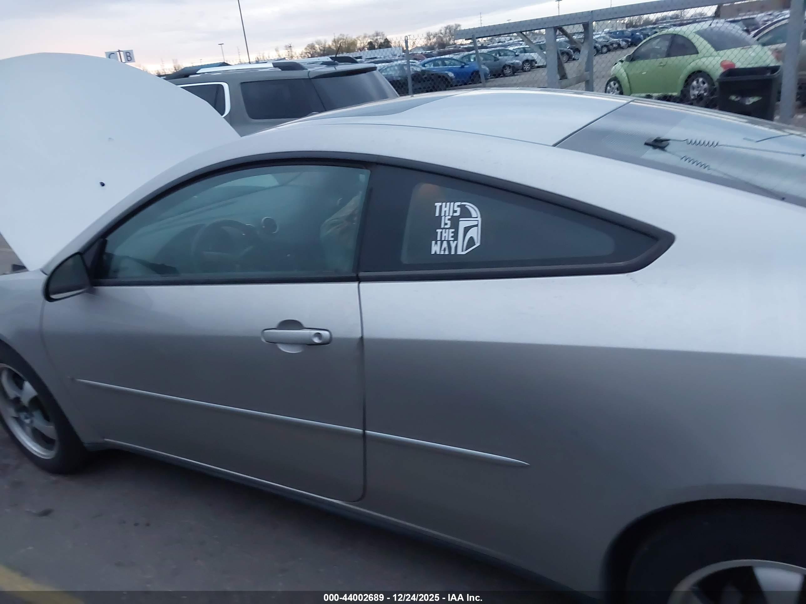 PONTIAC G6 image 6