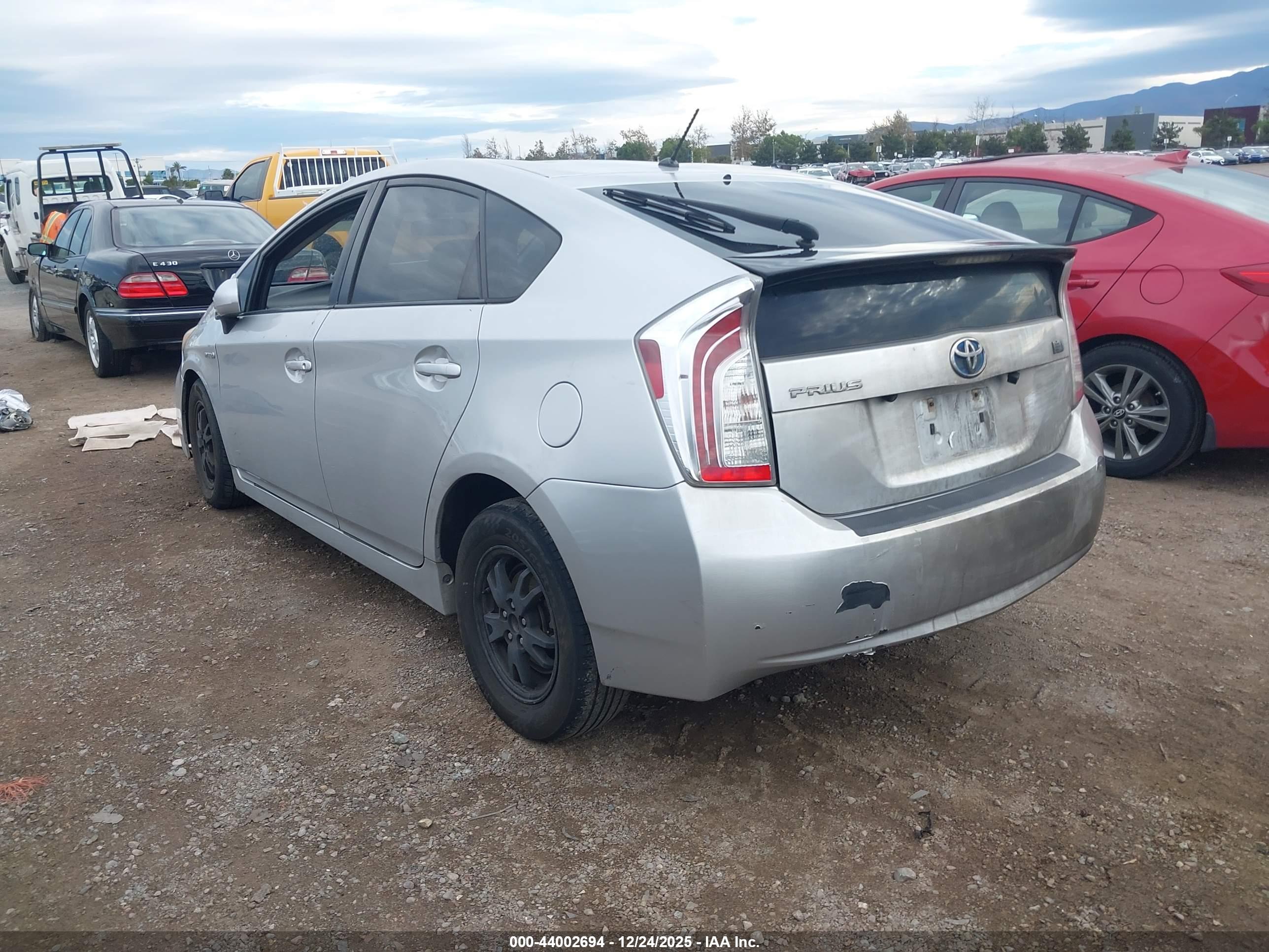 TOYOTA PRIUS image 3