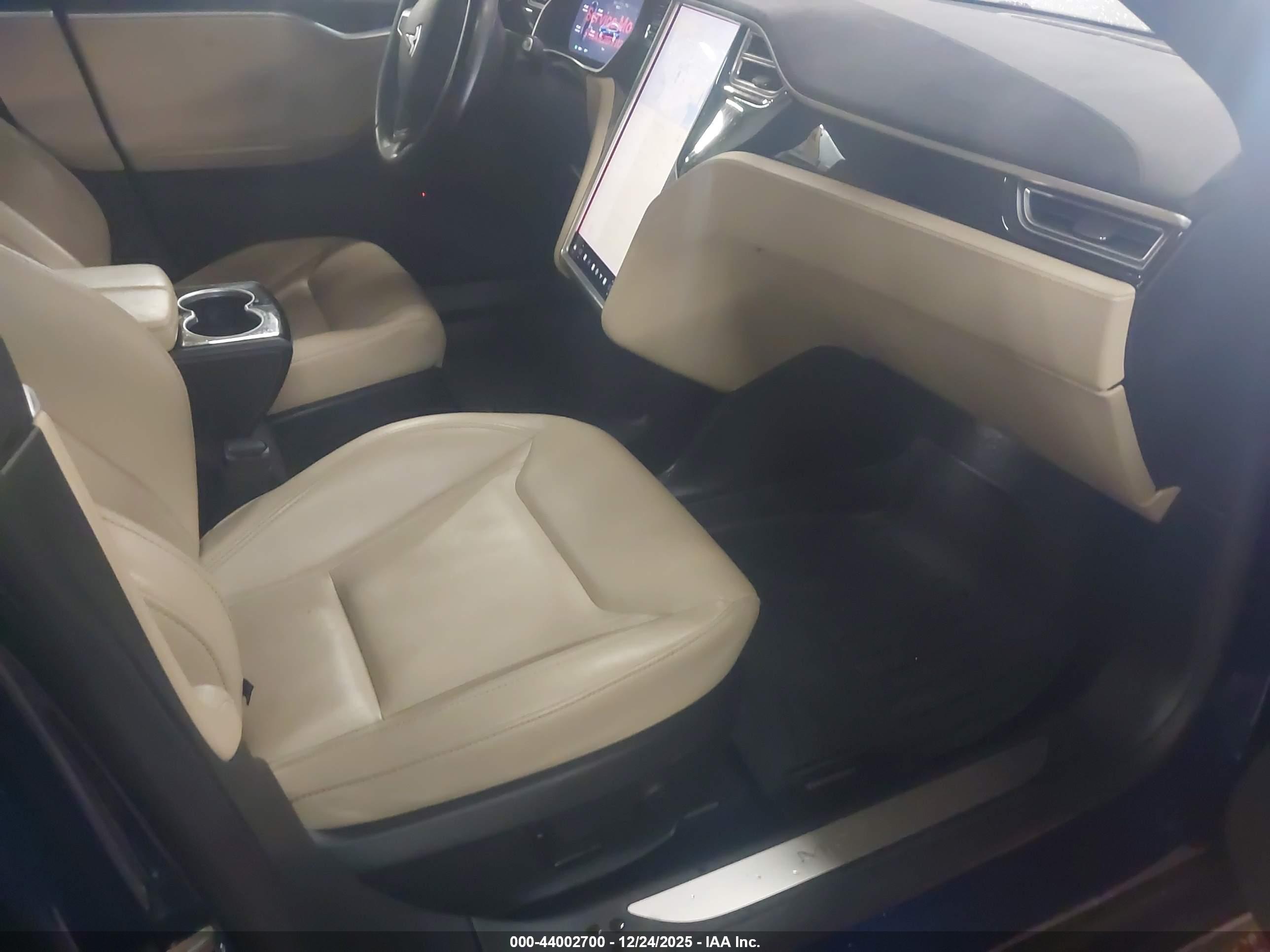 TESLA MODEL image 5
