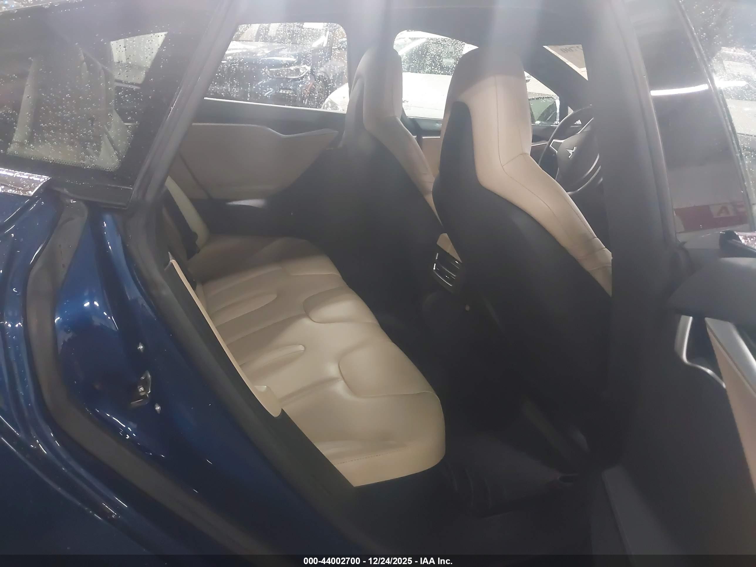 TESLA MODEL image 8