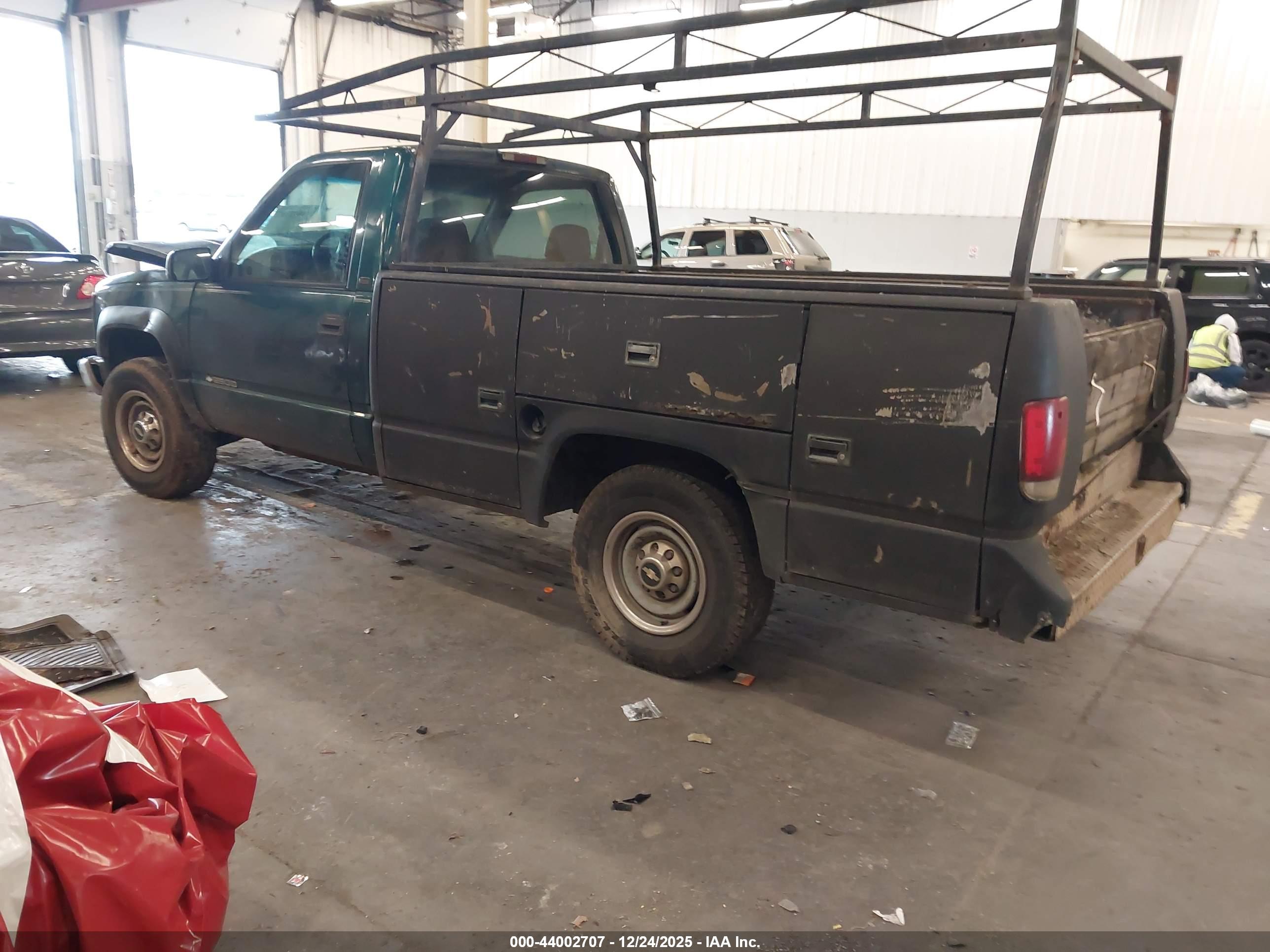 CHEVROLET K2500 image 3