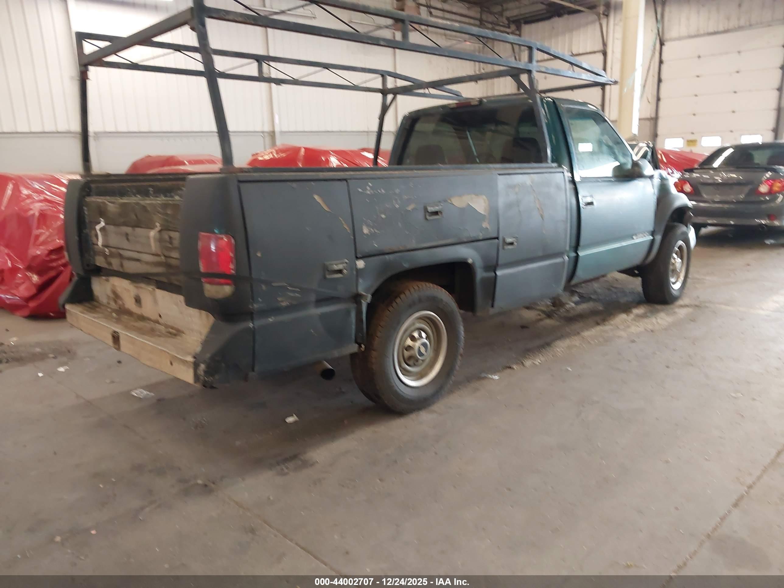 CHEVROLET K2500 image 4
