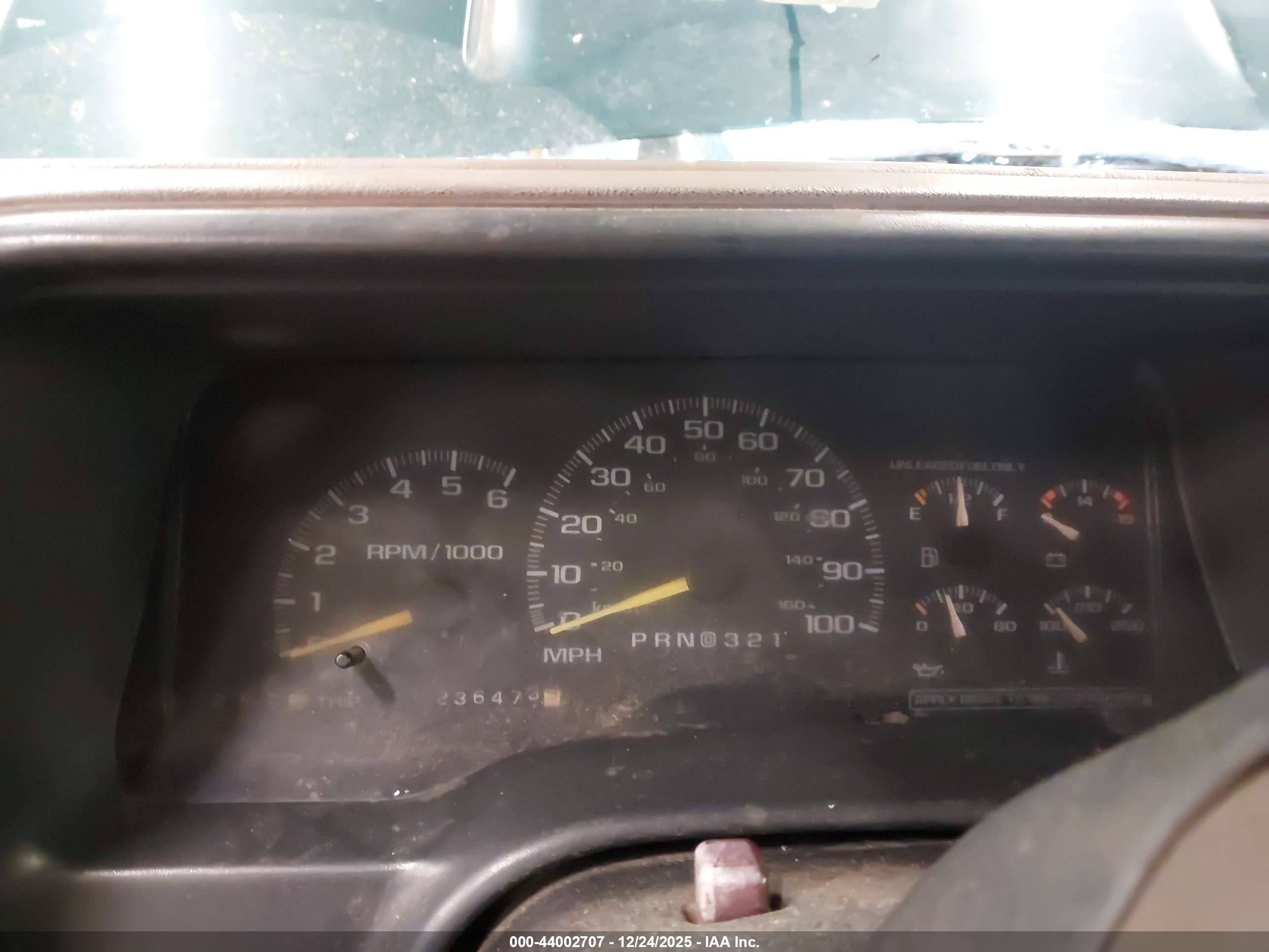 CHEVROLET K2500 image 7