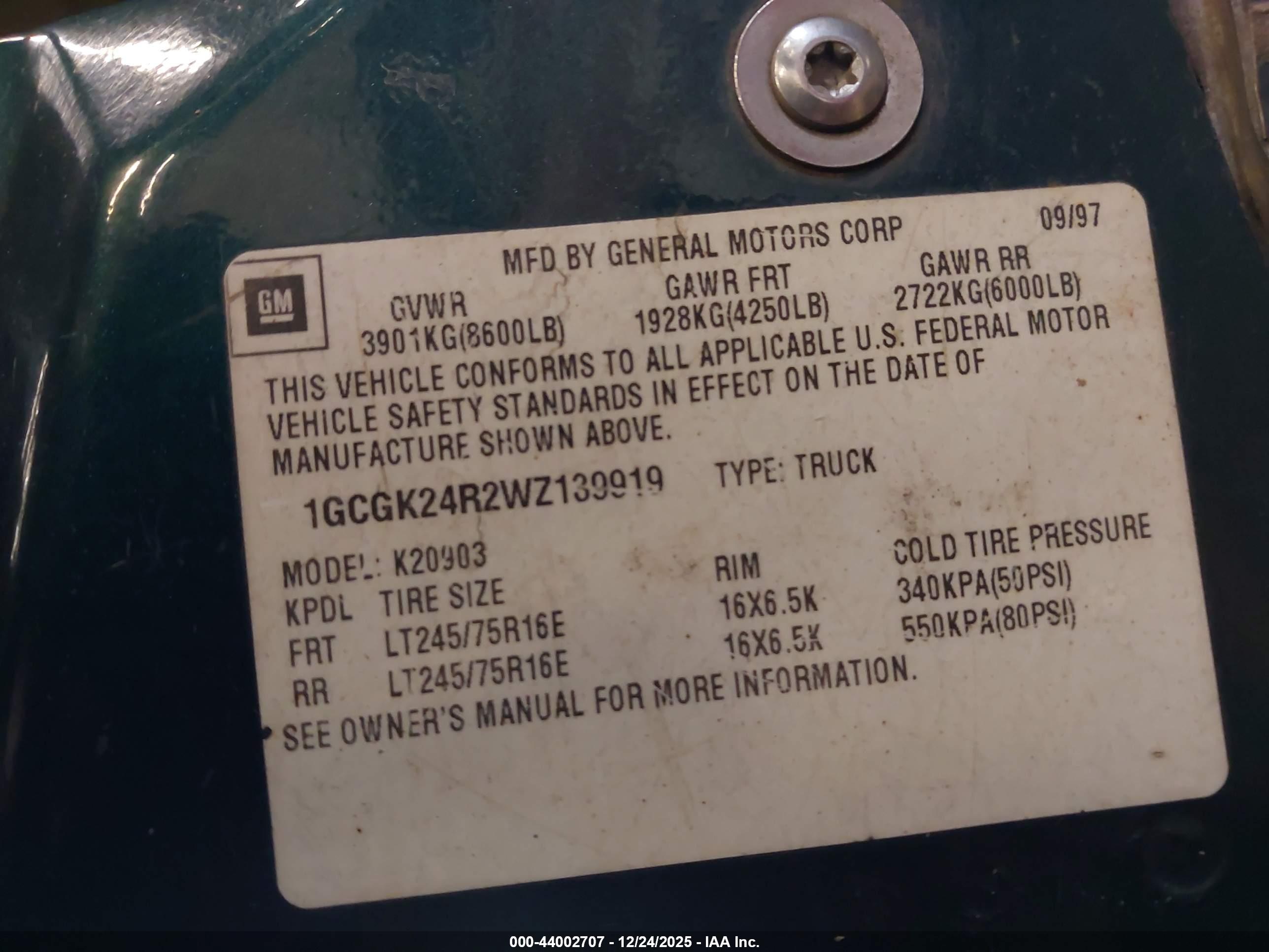 CHEVROLET K2500 image 9