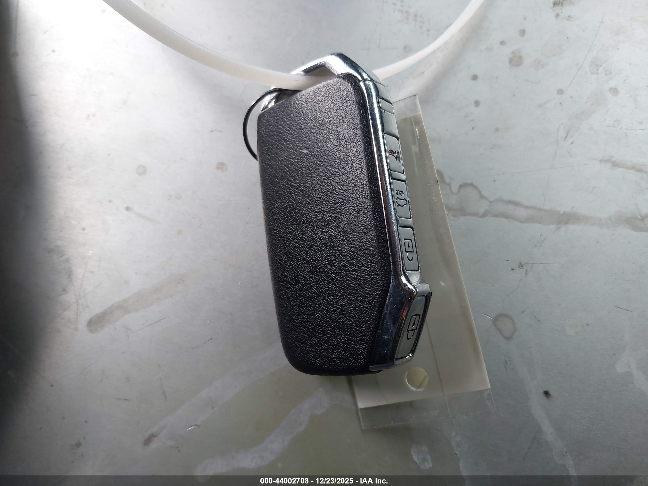 KIA K5 image 11
