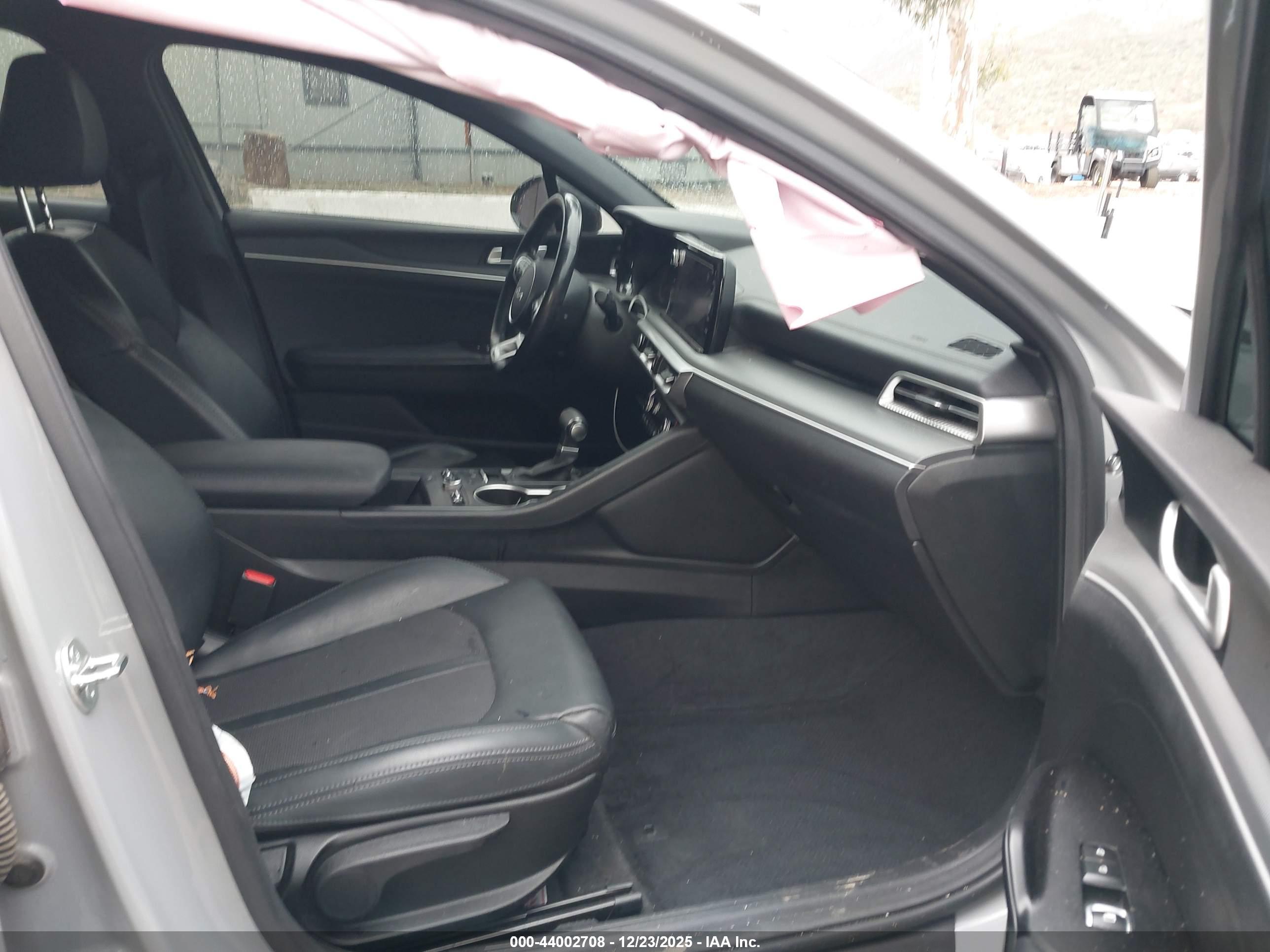KIA K5 image 5