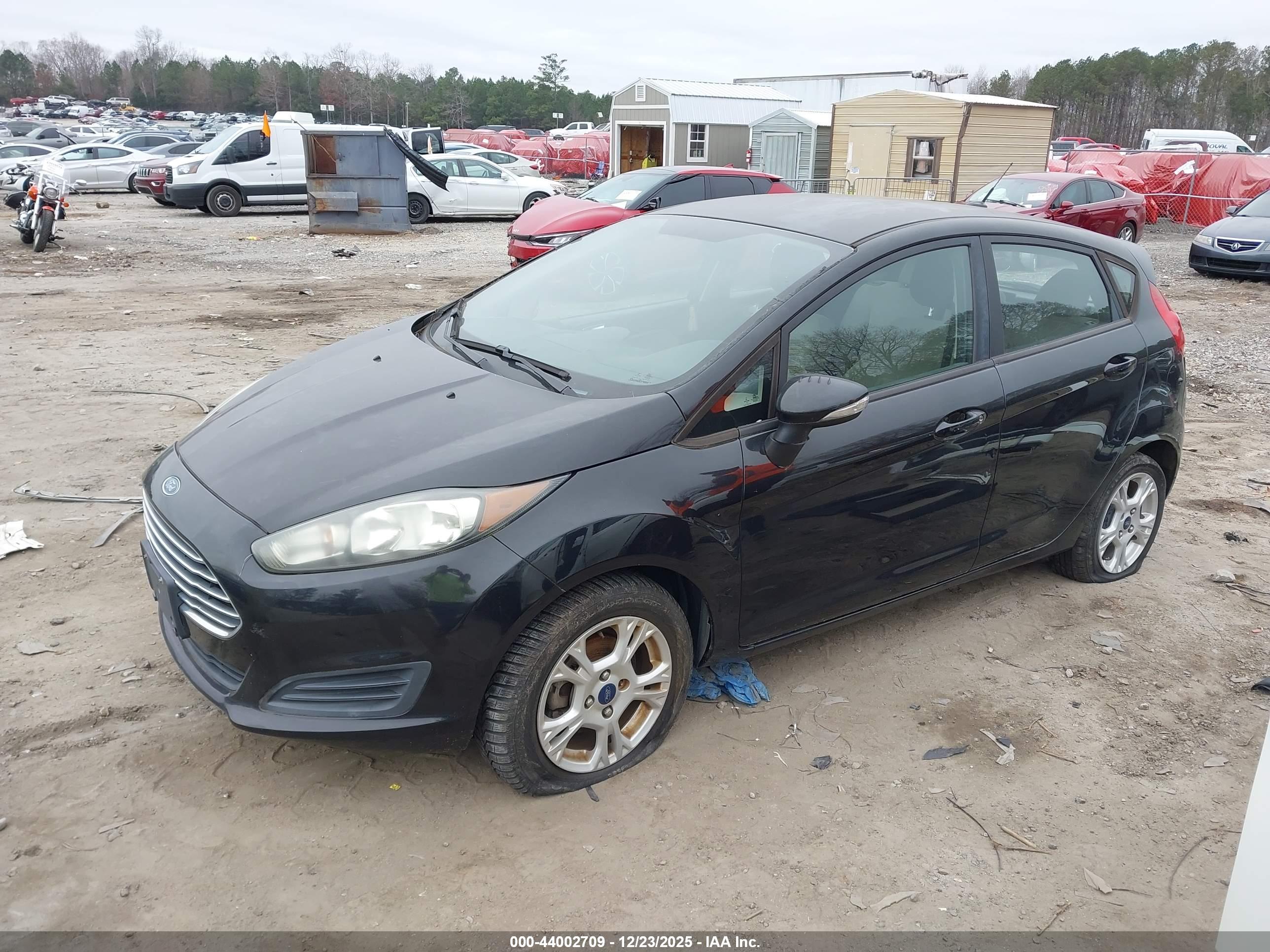 FORD FIESTA image 2
