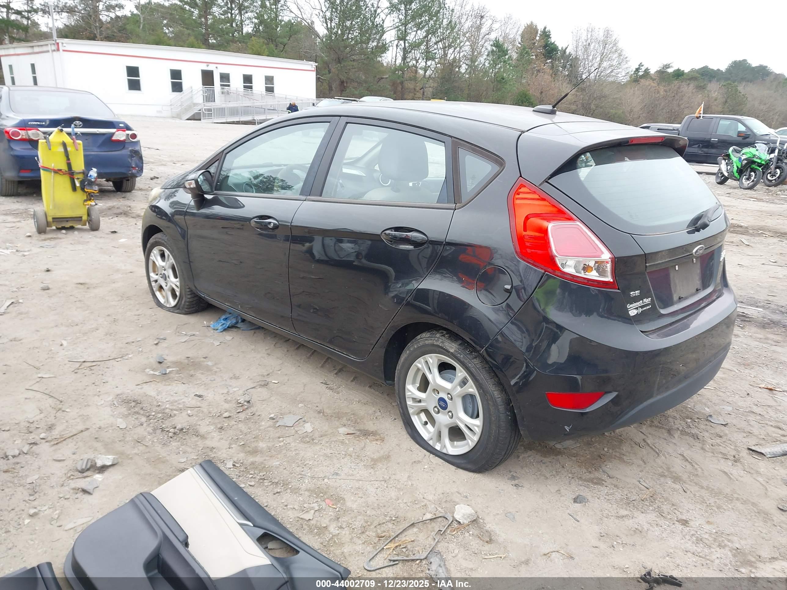 FORD FIESTA image 3