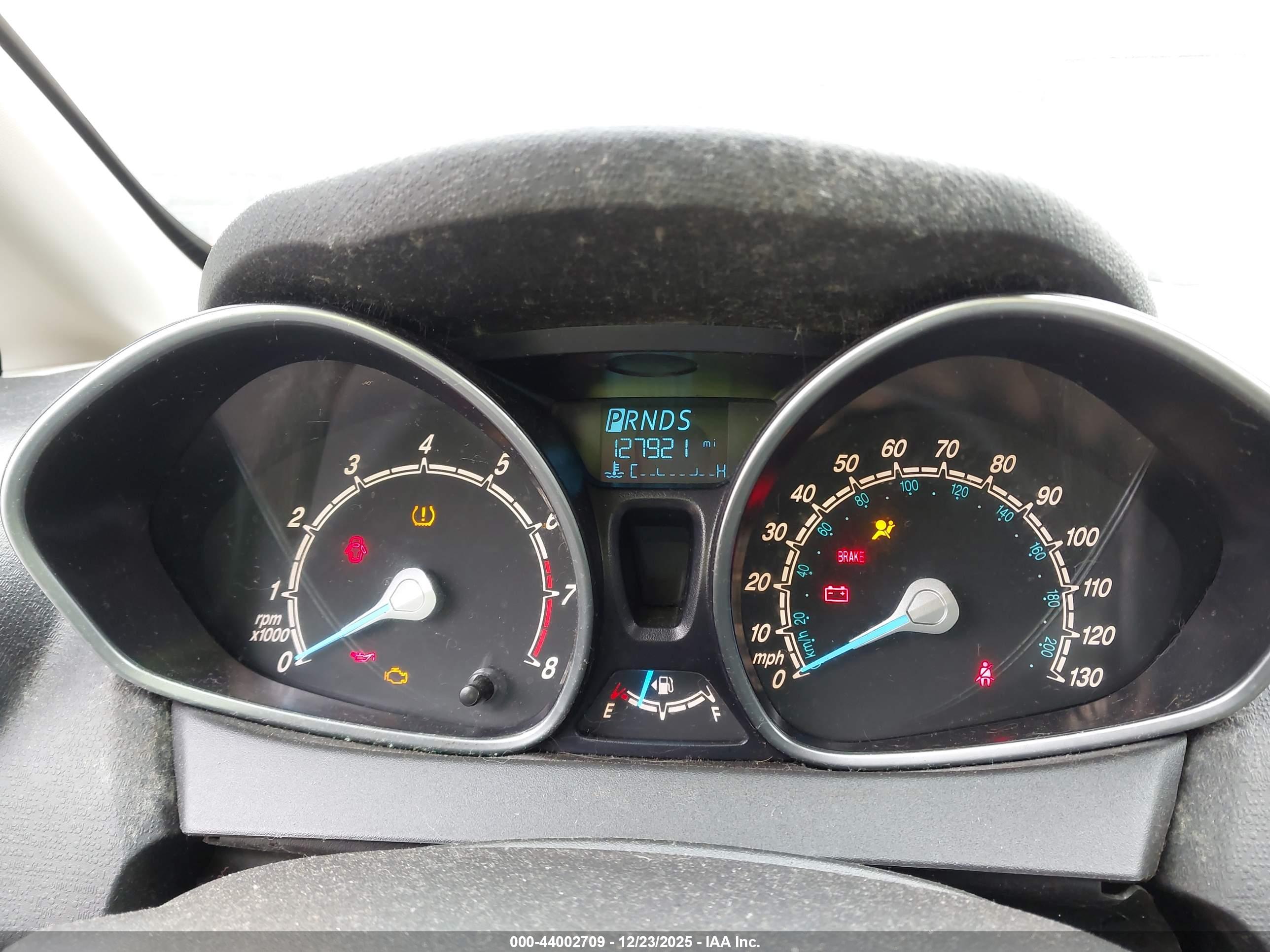 FORD FIESTA image 7