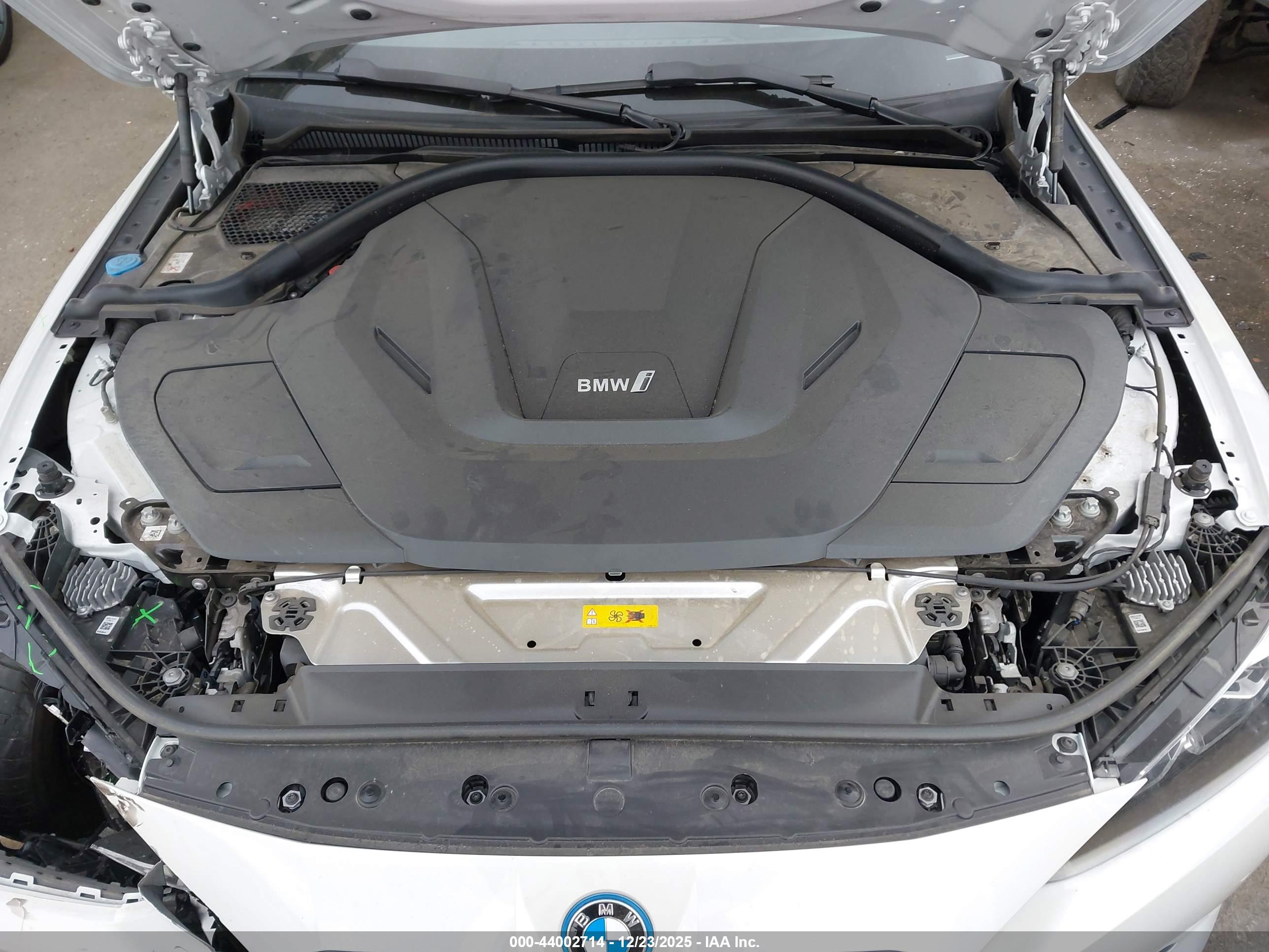 BMW I4 image 10