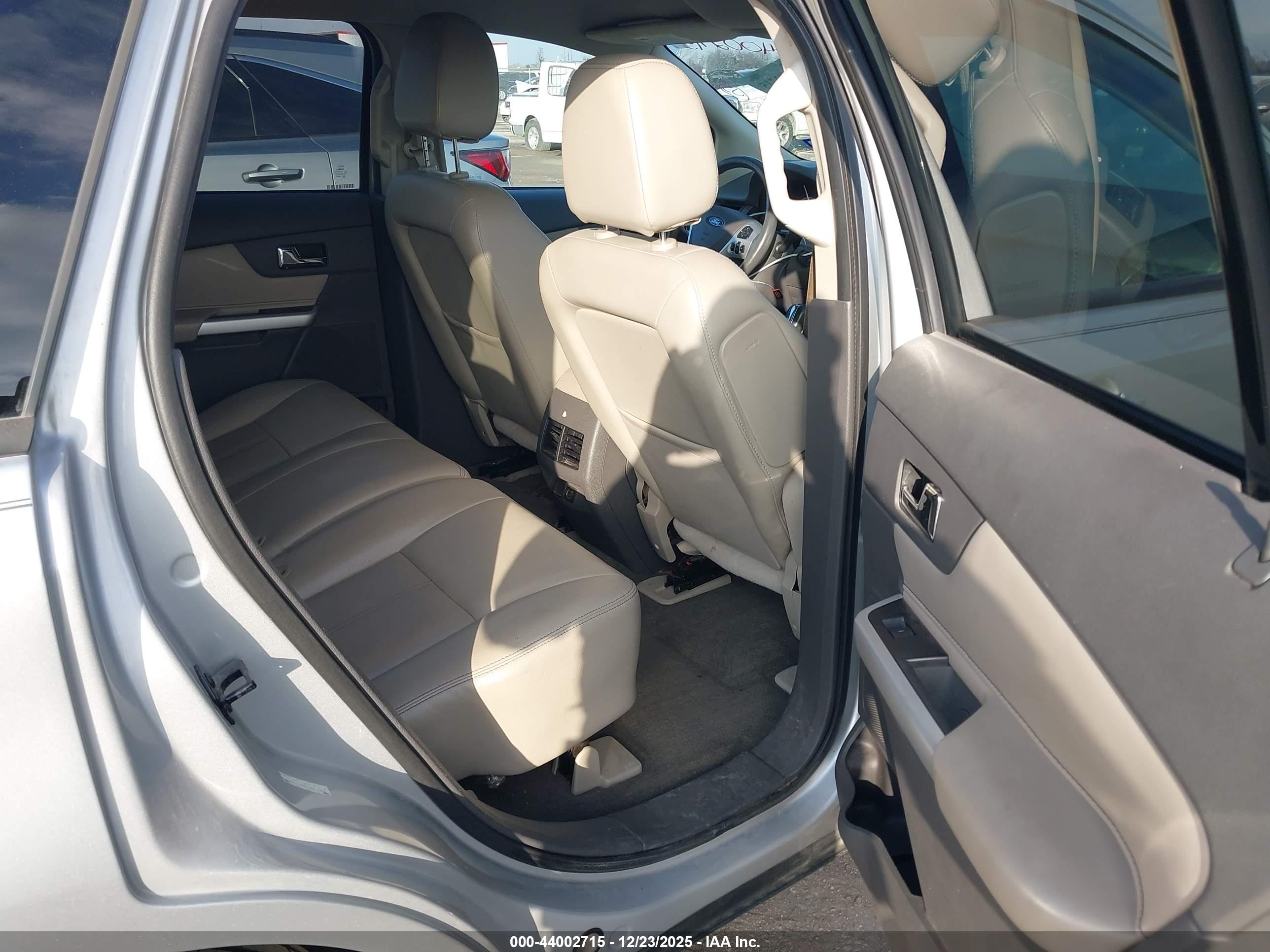 FORD EDGE image 8